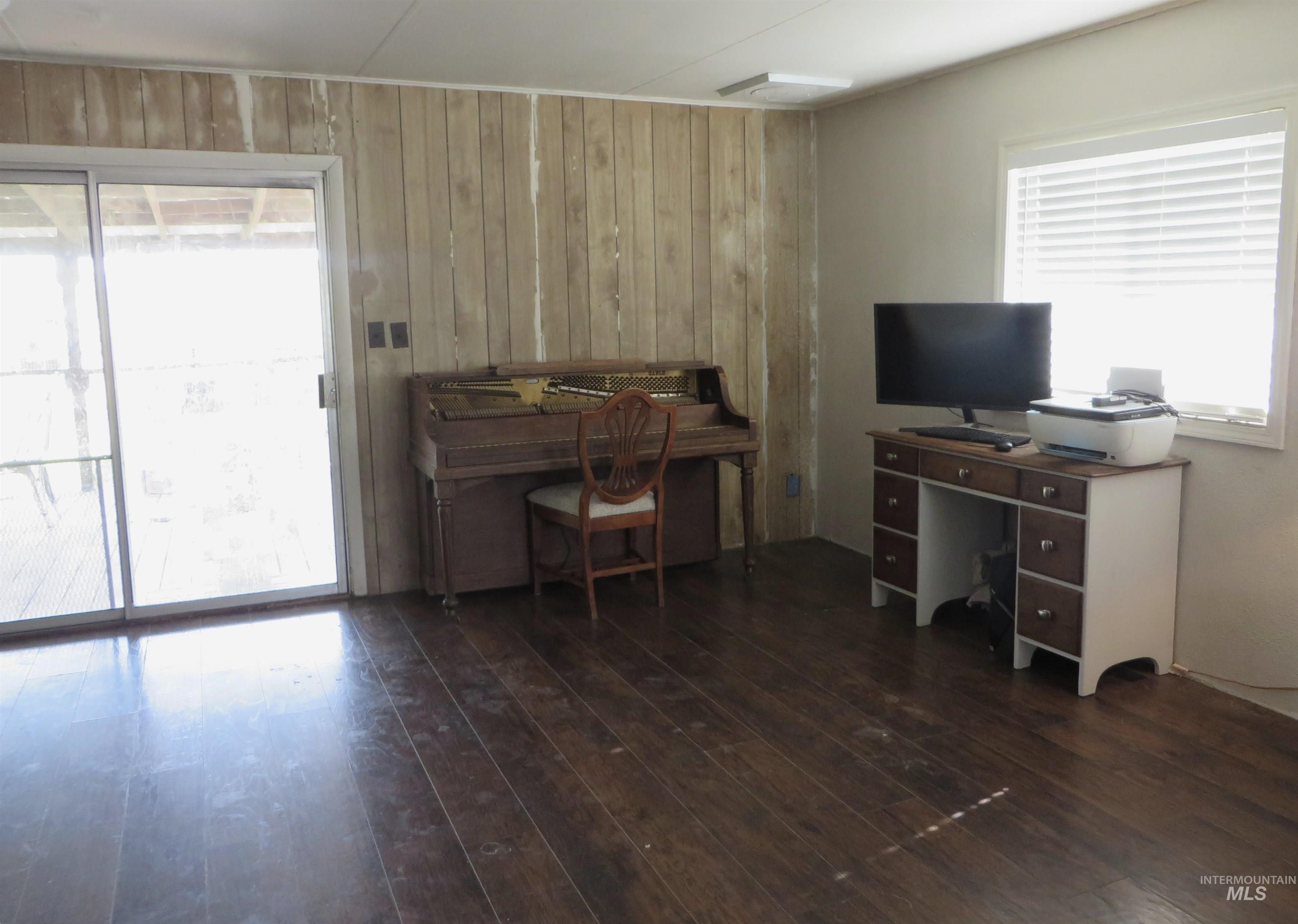 937 Indianhead Road Property Photo 6