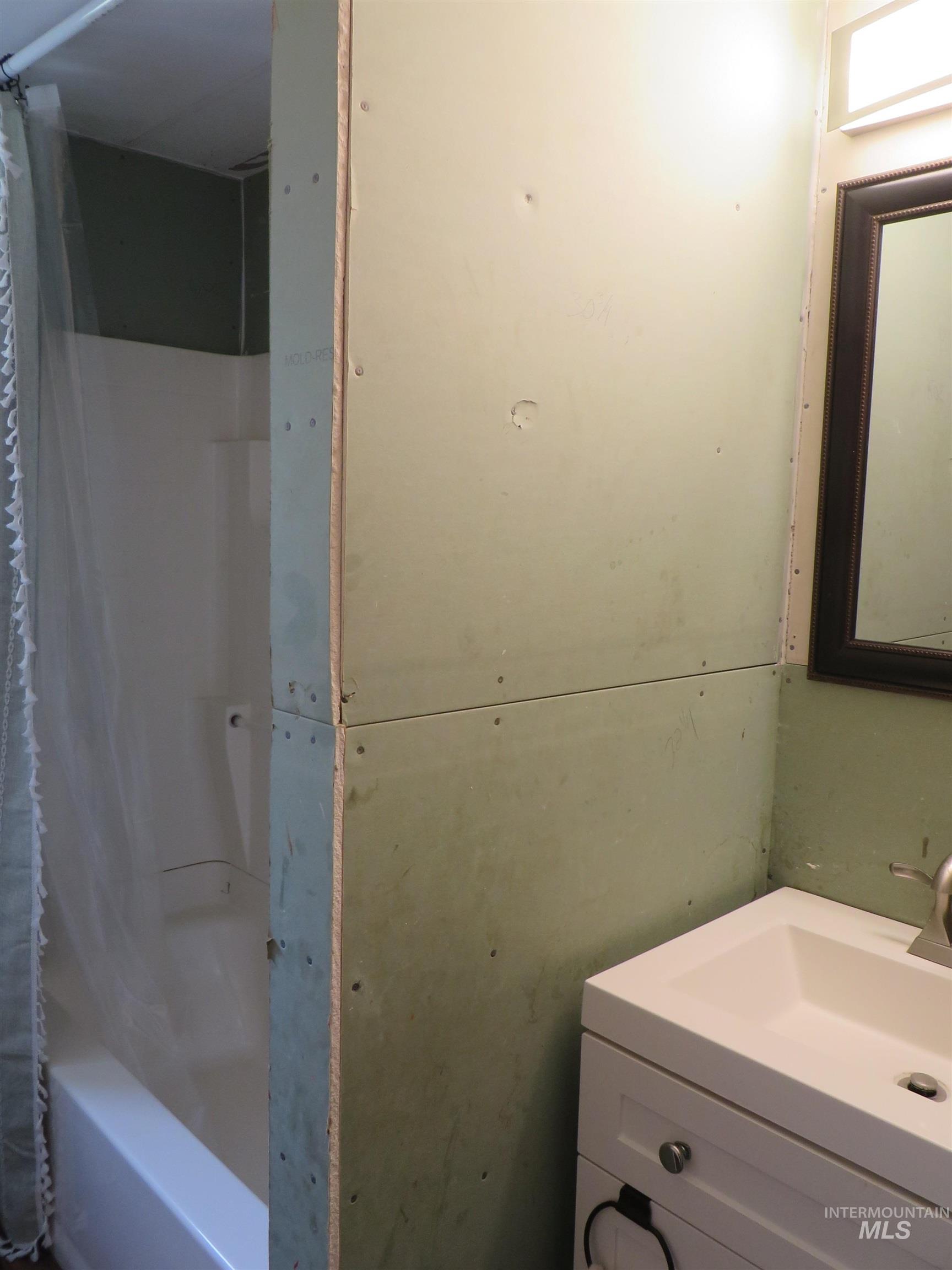 937 Indianhead Road Property Photo 10