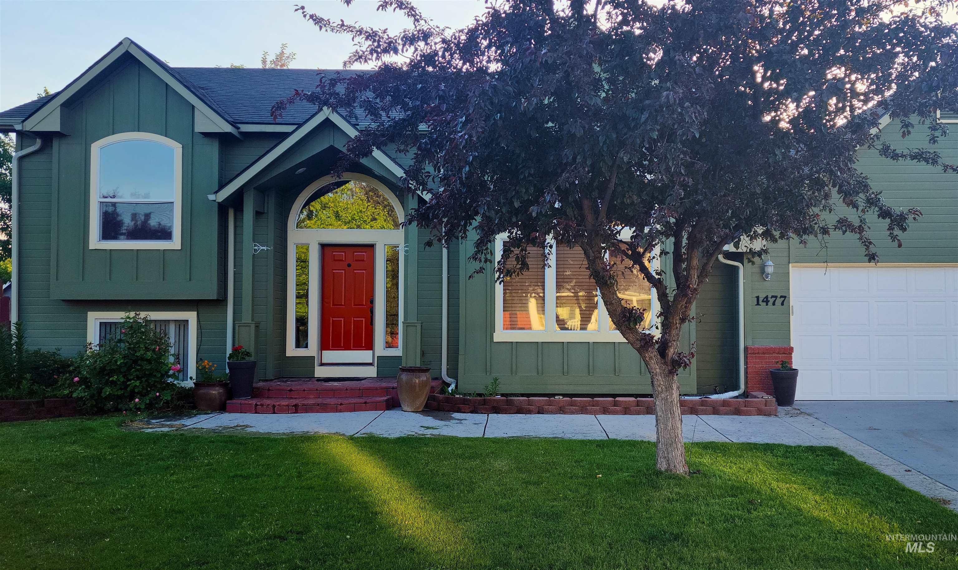 1477 N Wales Ave. Property Photo