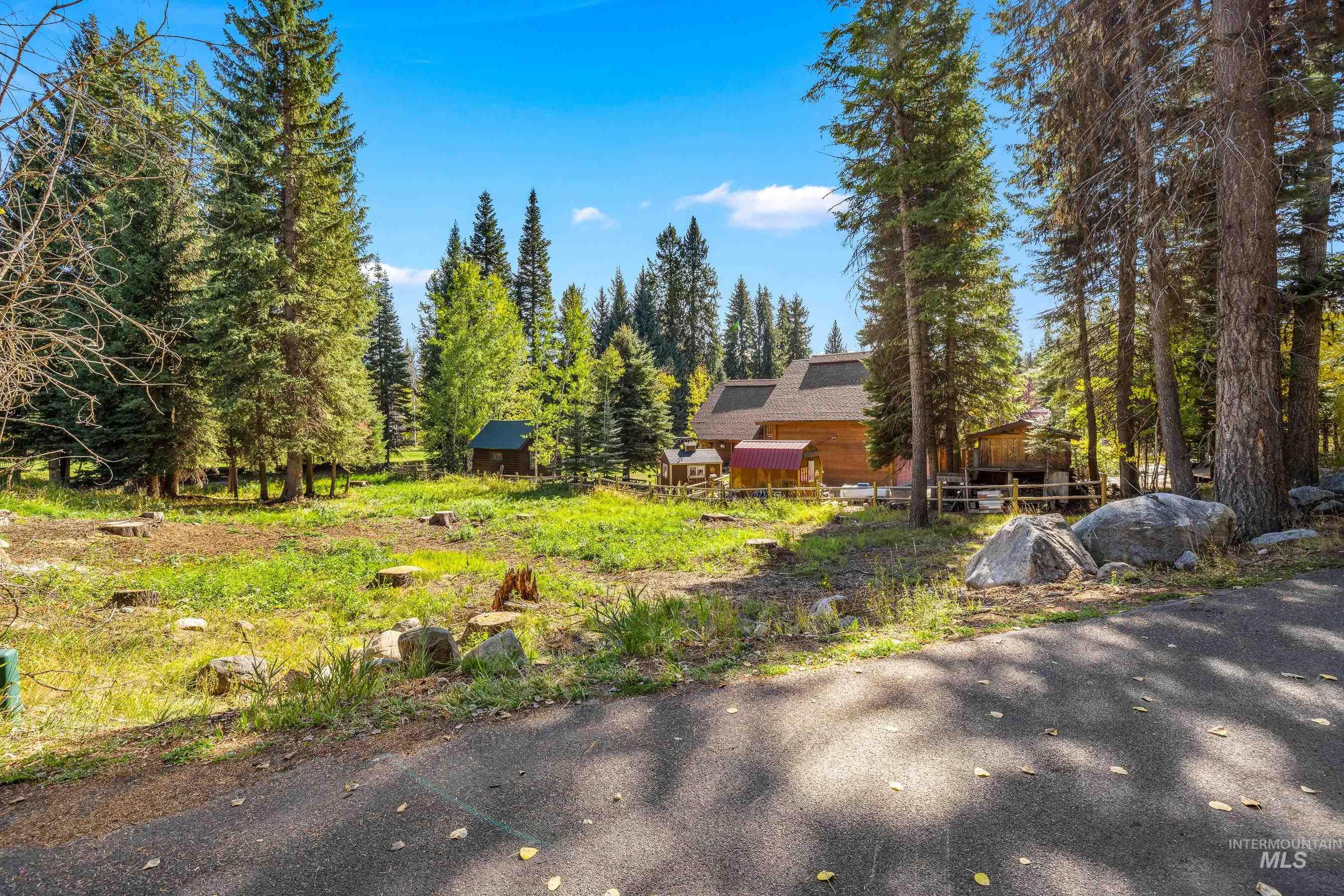 1365 Divot Lane Property Photo 8