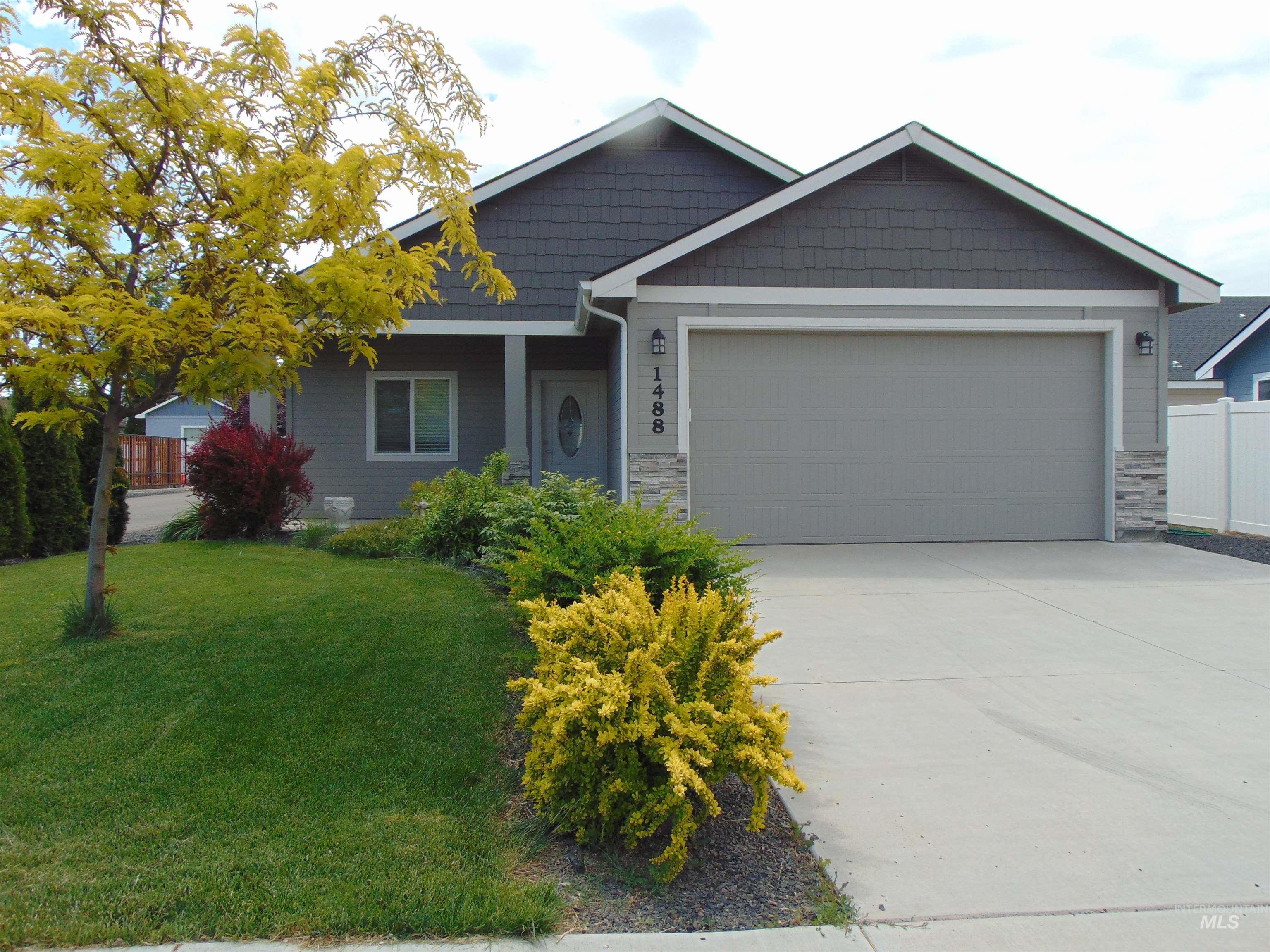 1488 W Idaho Ave. Property Photo 1