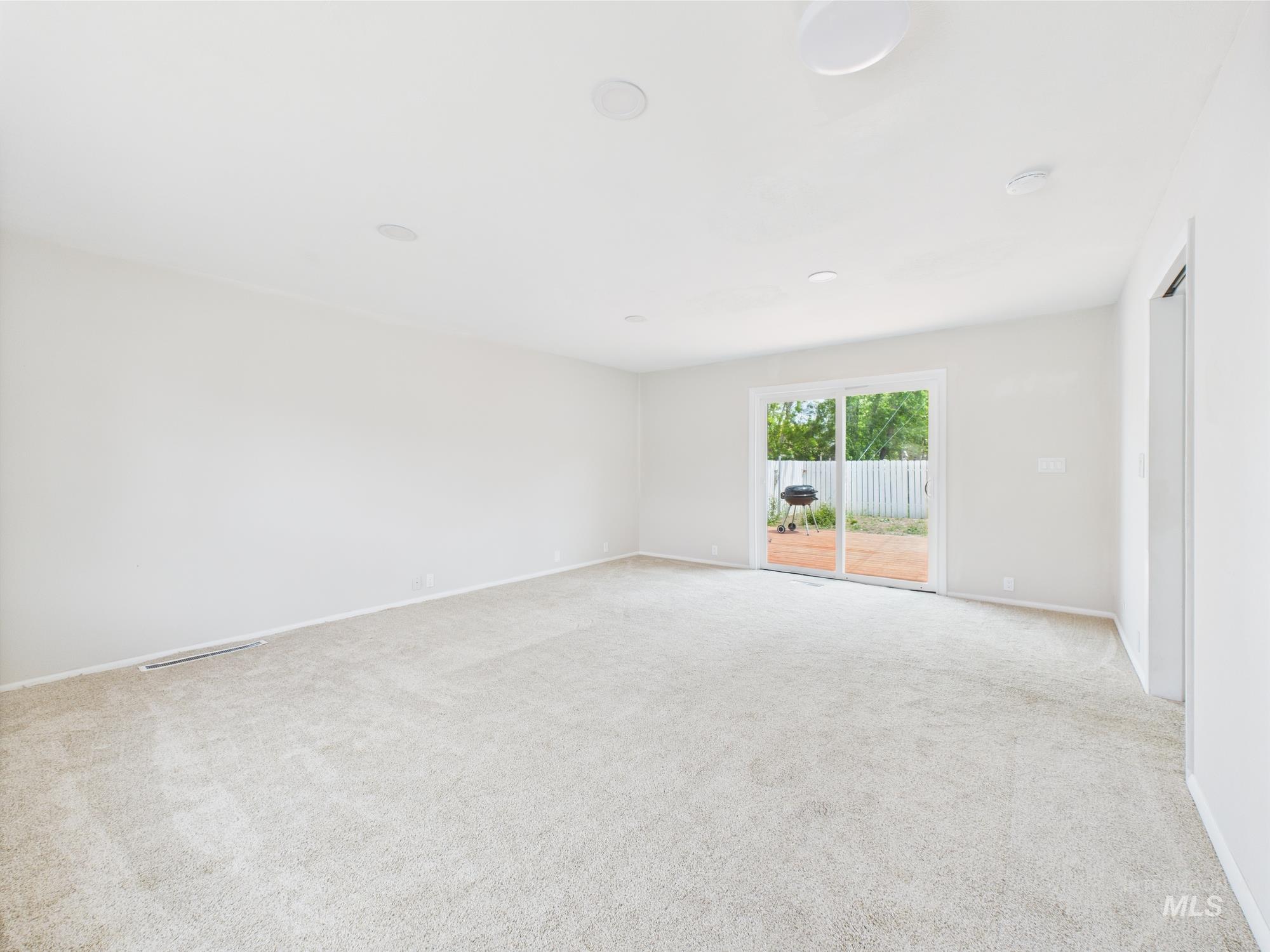 810 Terry Dr Property Photo 25