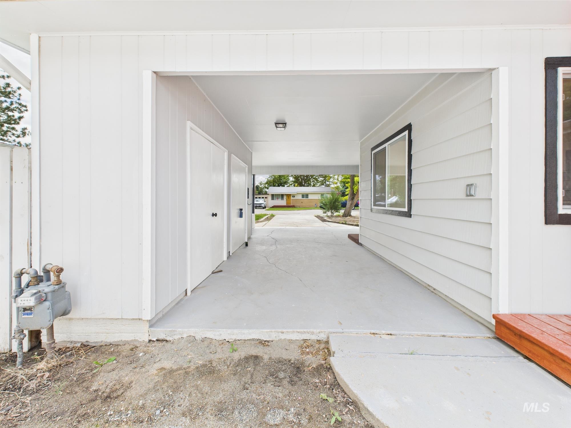 810 Terry Dr Property Photo 32