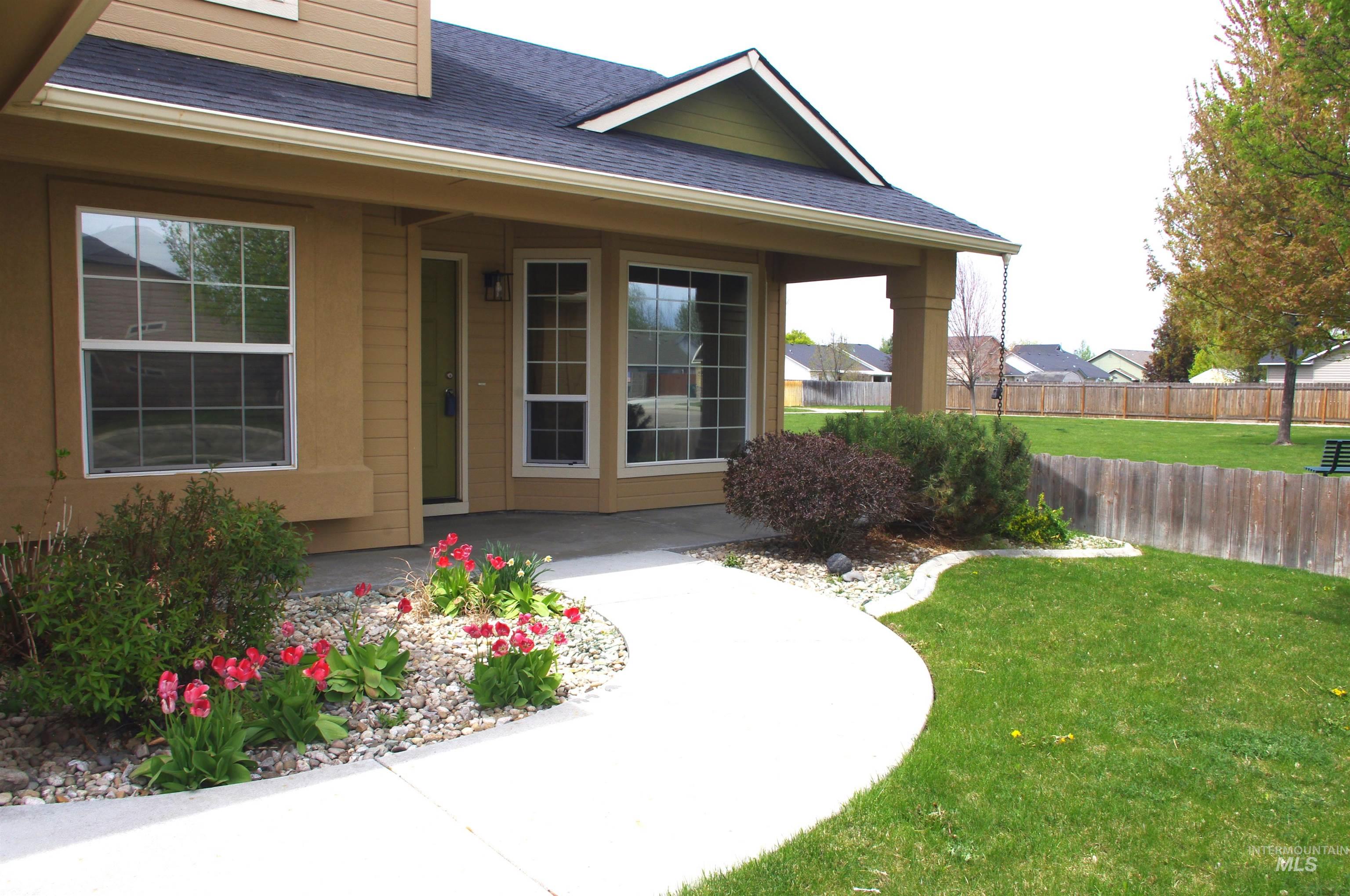 1009 S New Summer Property Photo 2