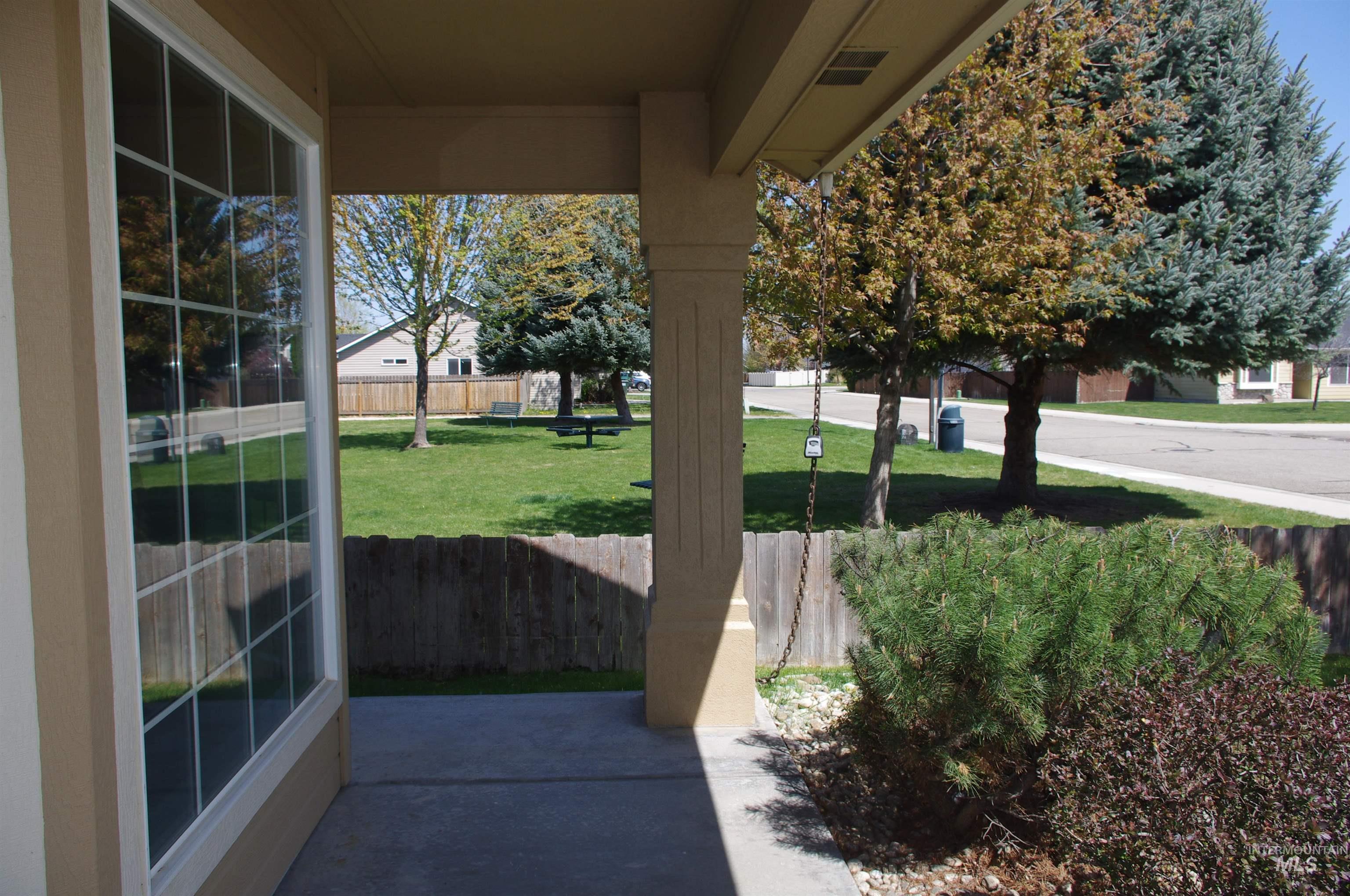 1009 S New Summer Property Photo 3