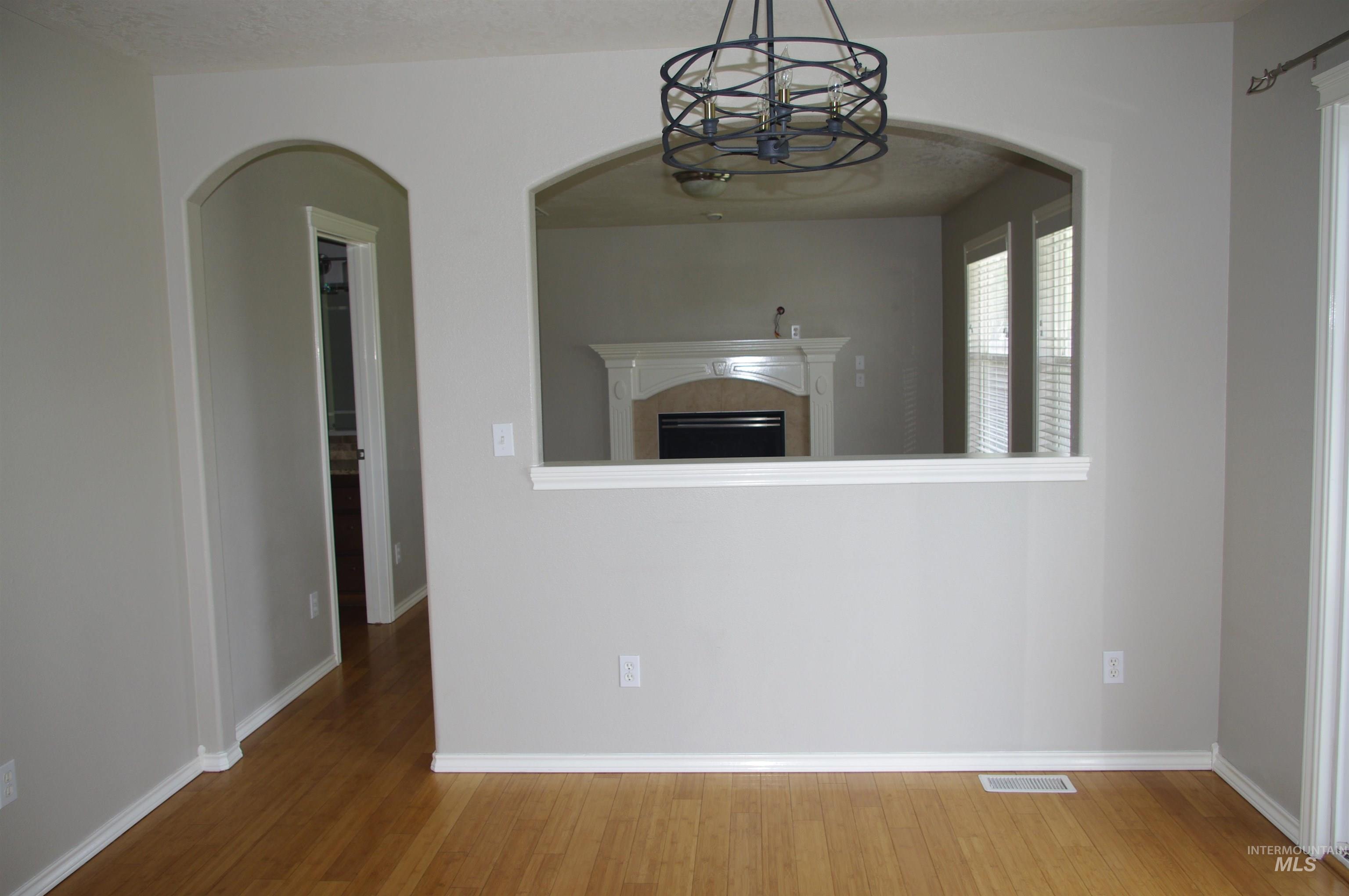 1009 S New Summer Property Photo 11
