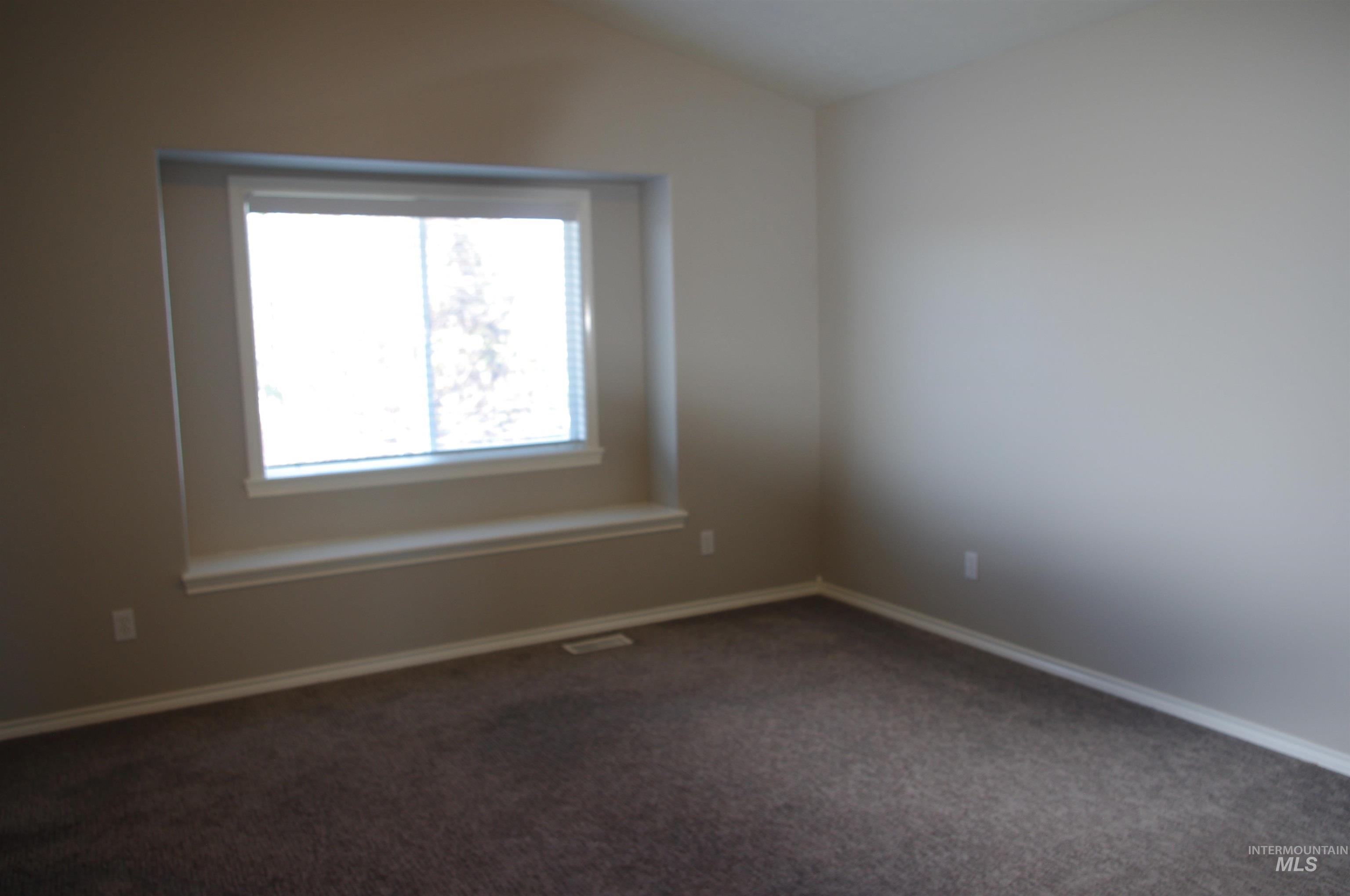 1009 S New Summer Property Photo 15