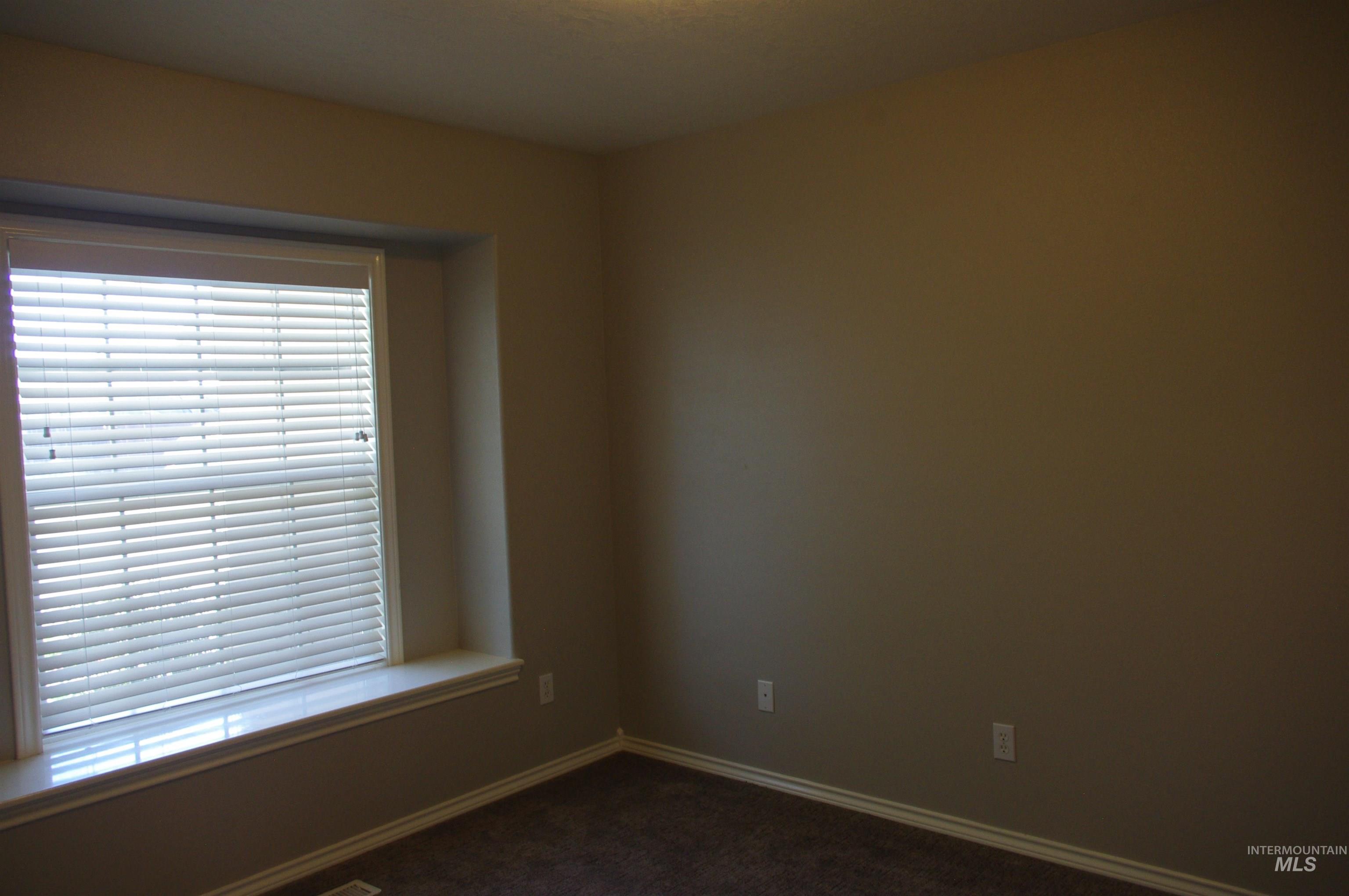 1009 S New Summer Property Photo 28