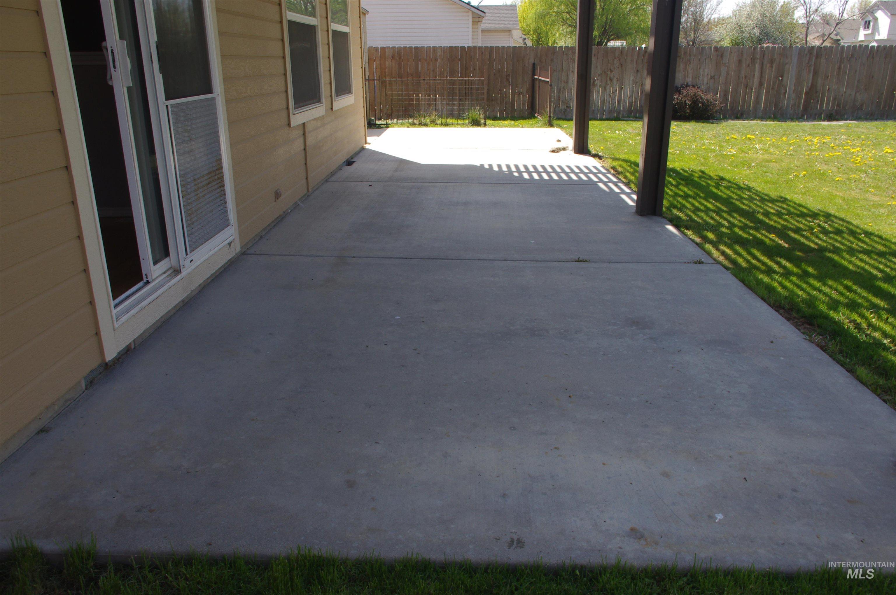 1009 S New Summer Property Photo 32