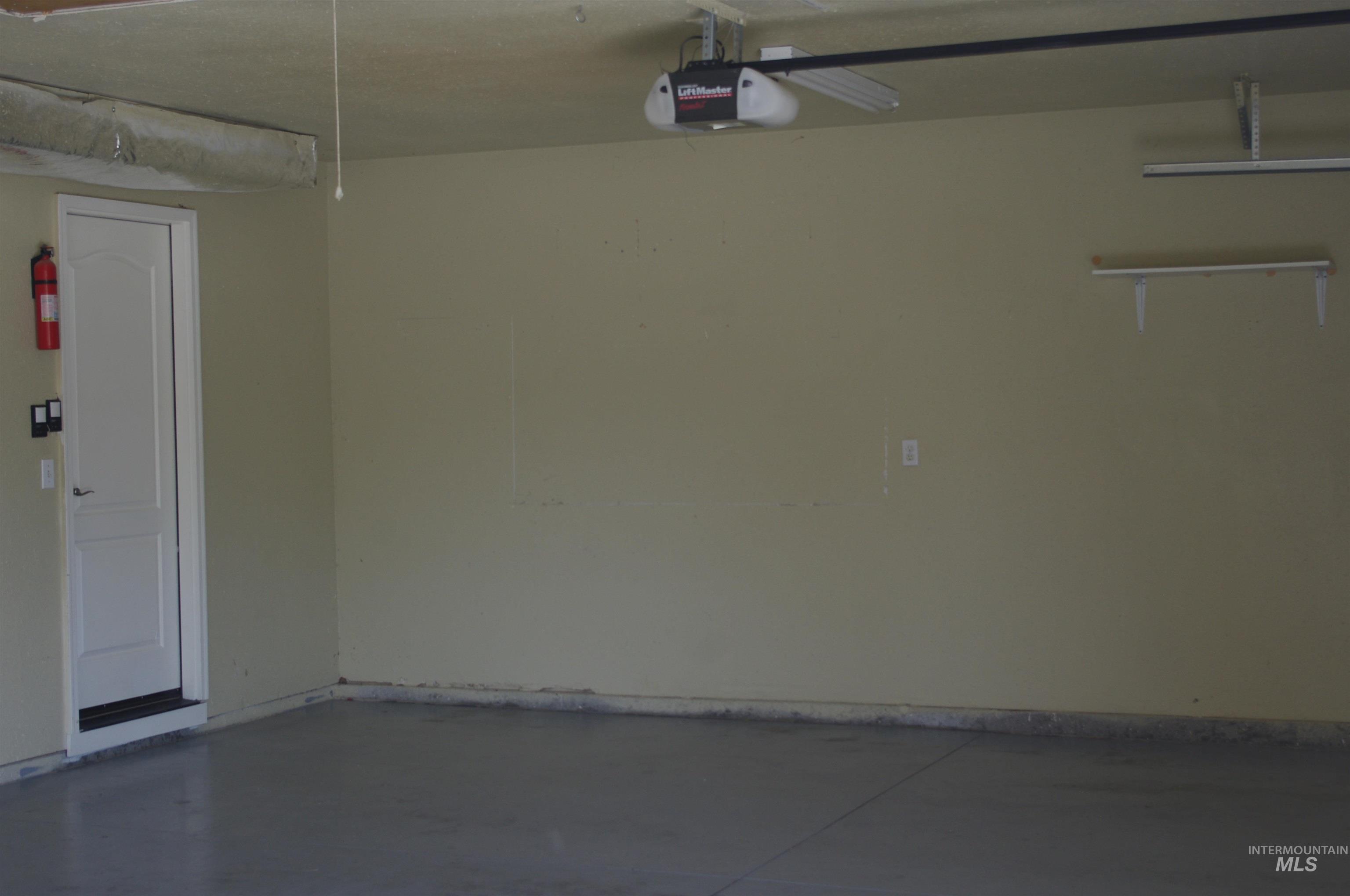 1009 S New Summer Property Photo 38