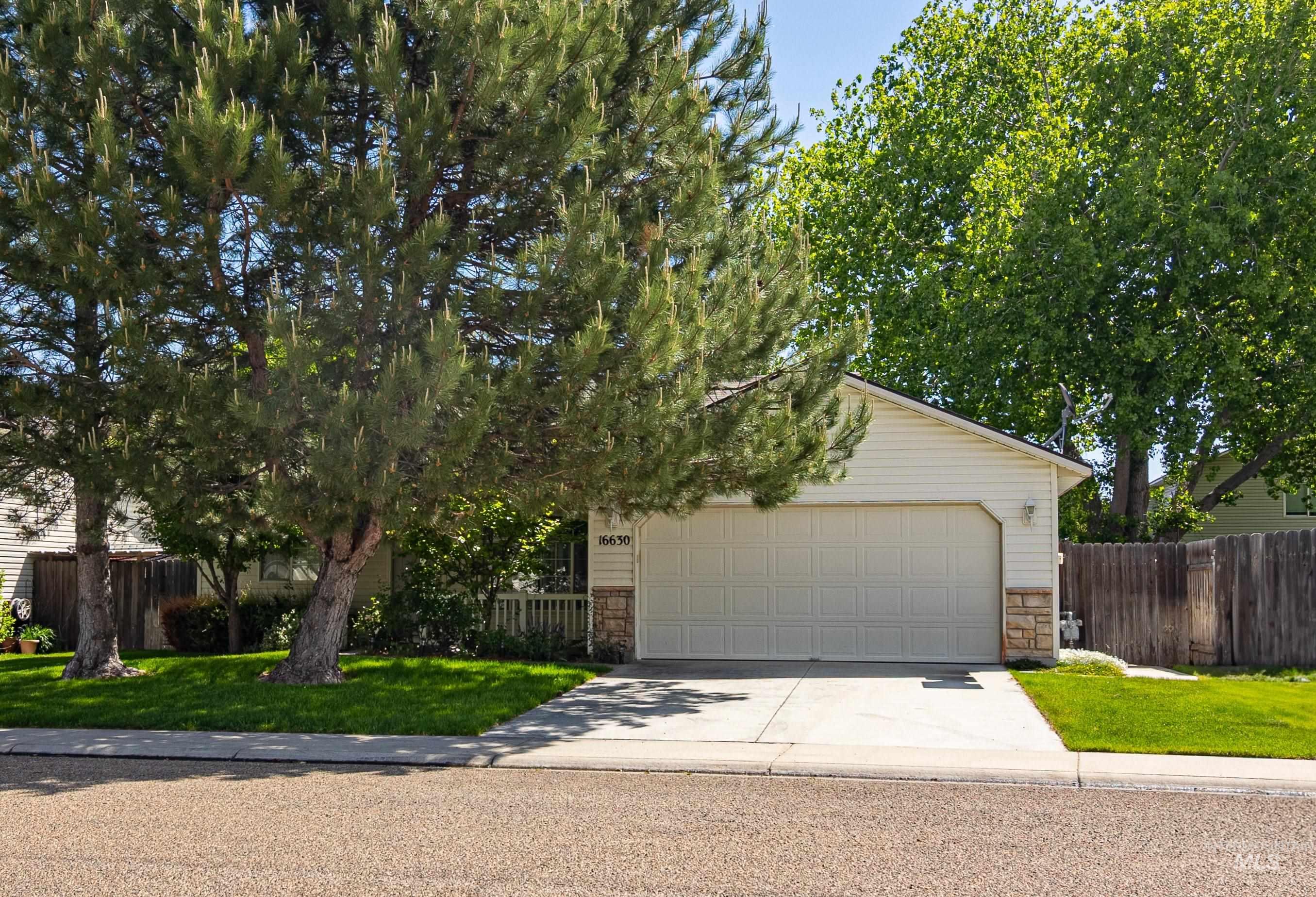 16630 New Colony Ave Property Photo