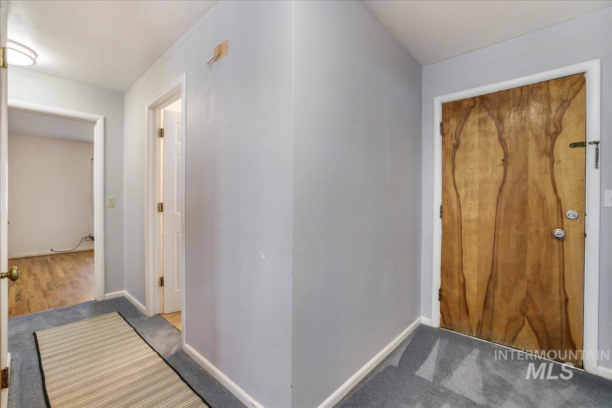 186 Borah Ave W Property Photo 8
