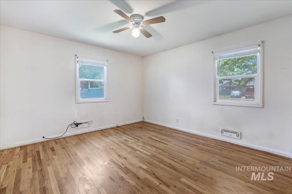 186 Borah Ave W Property Photo 25