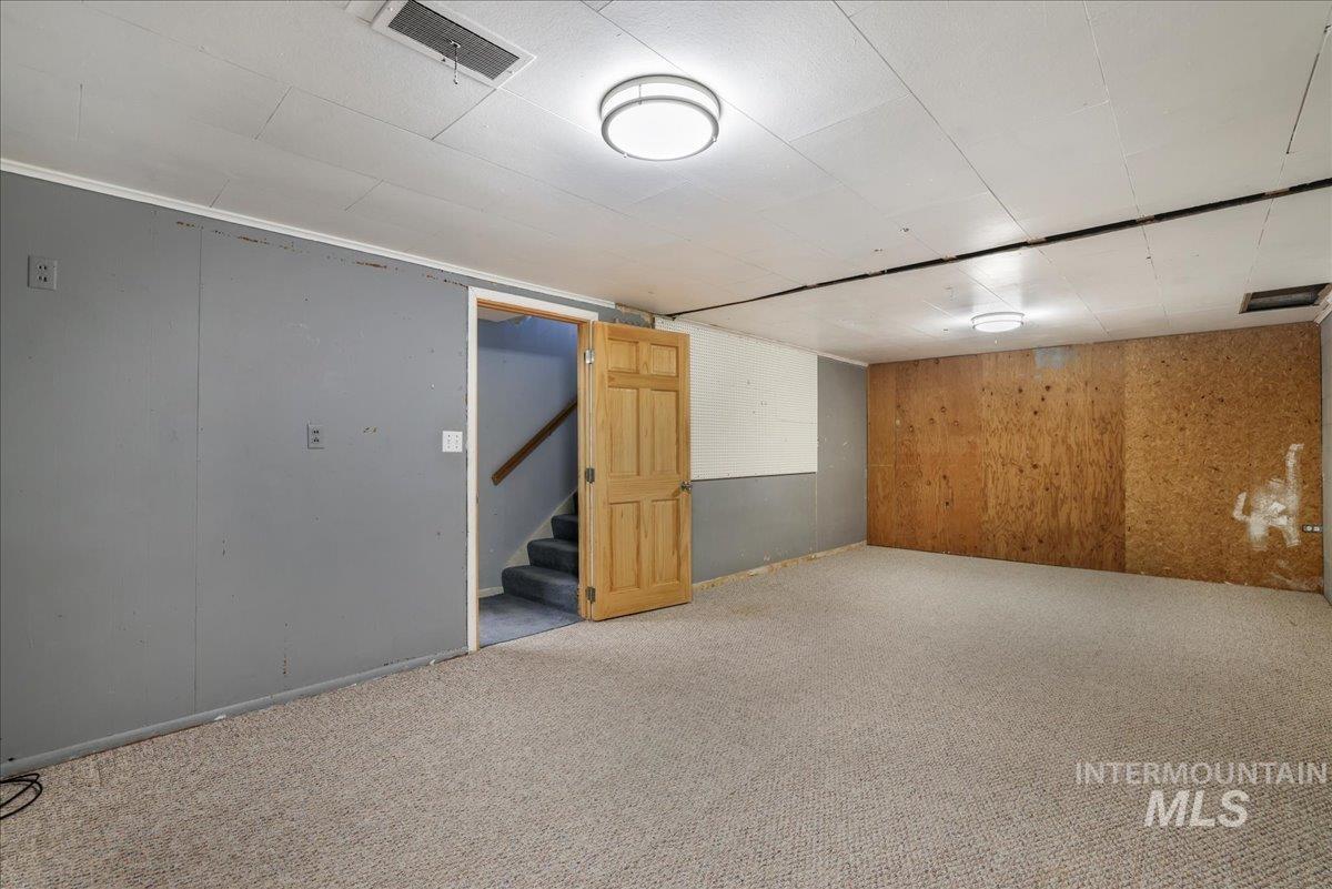186 Borah Ave W Property Photo 27