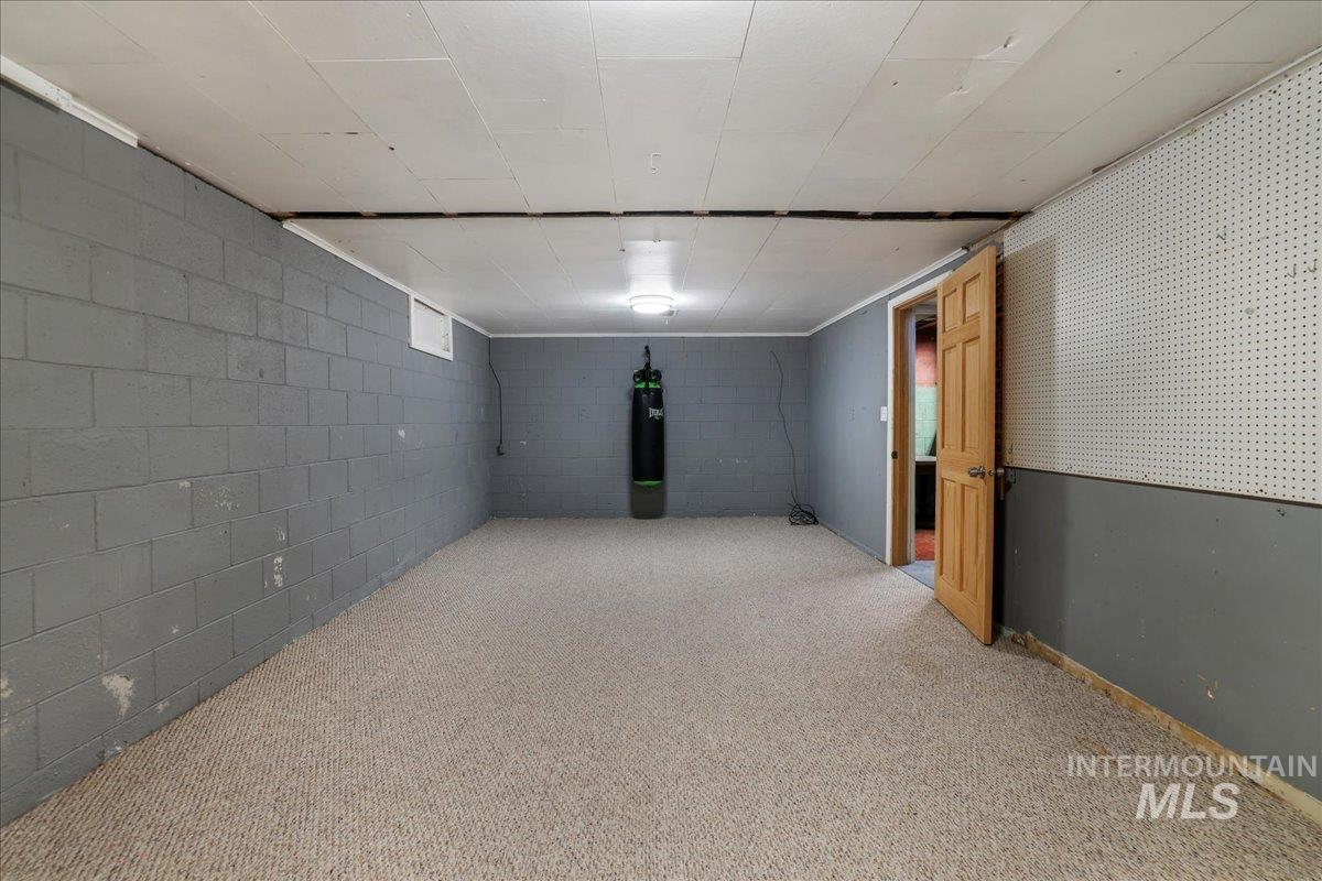 186 Borah Ave W Property Photo 28