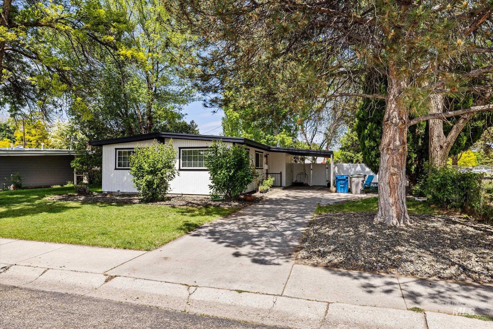 6500 W Hummel Dr Property Photo 1