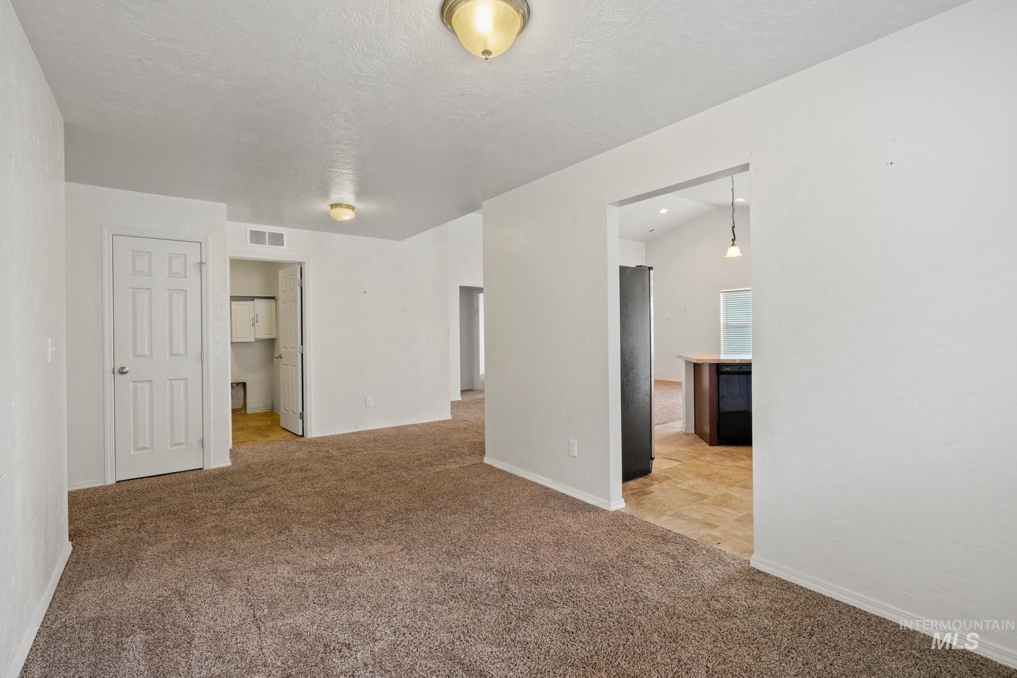 110 W Yosemite St Property Photo 19
