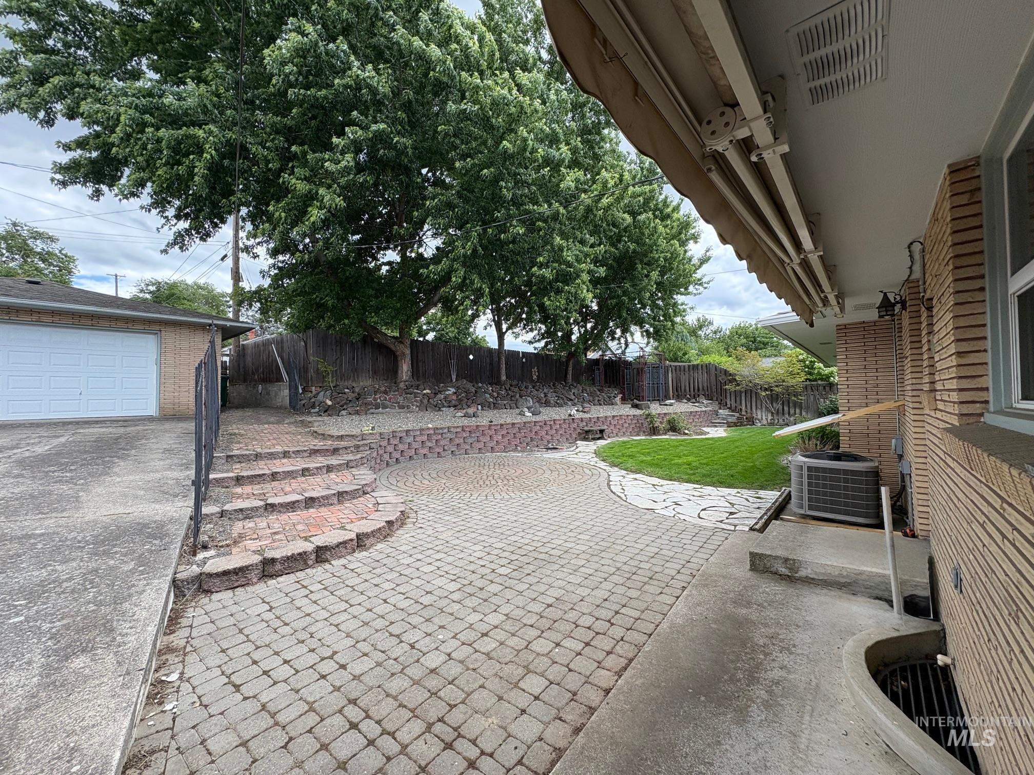 1615 Prospect Ave Property Photo 9