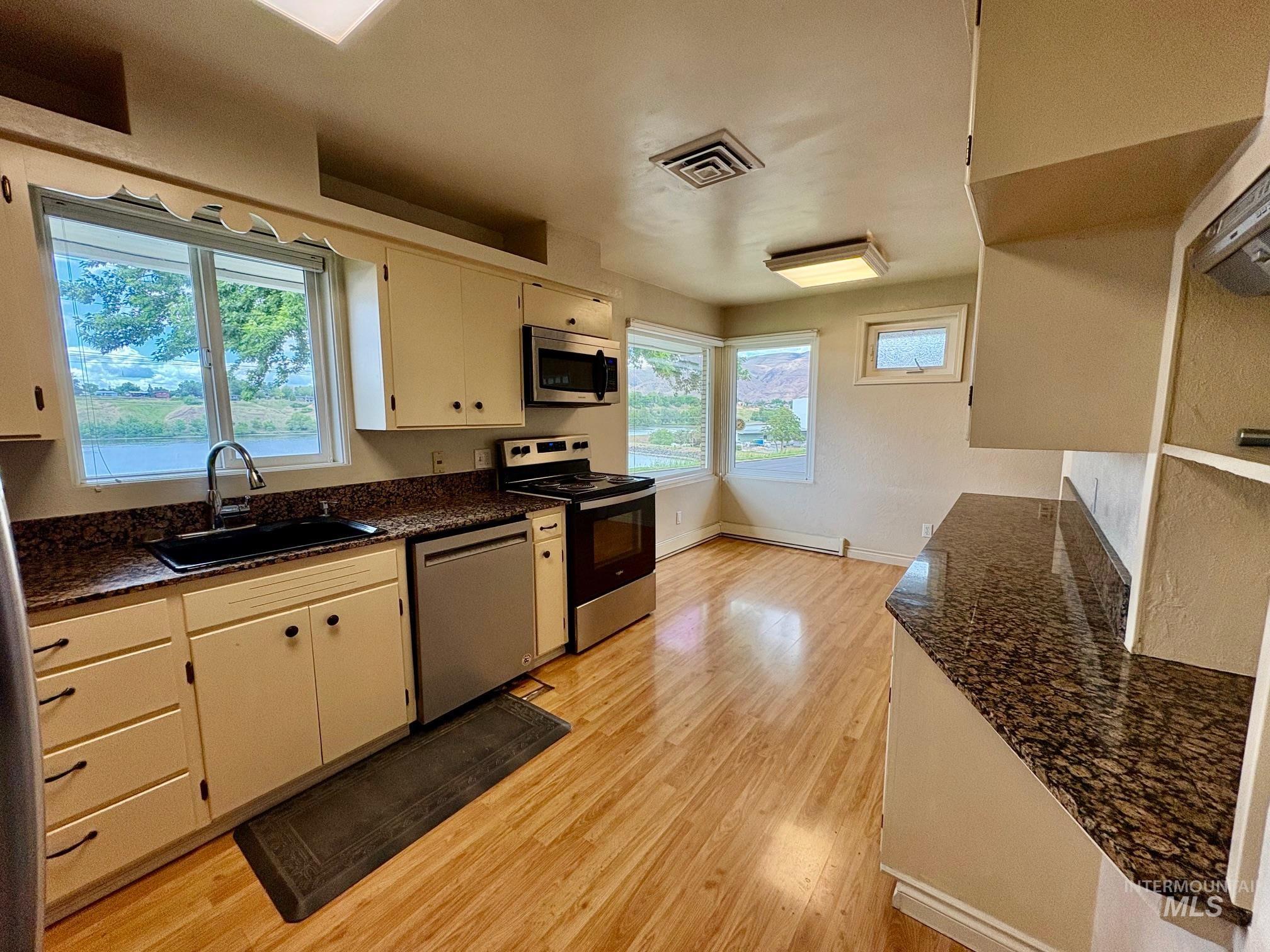 1615 Prospect Ave Property Photo 10