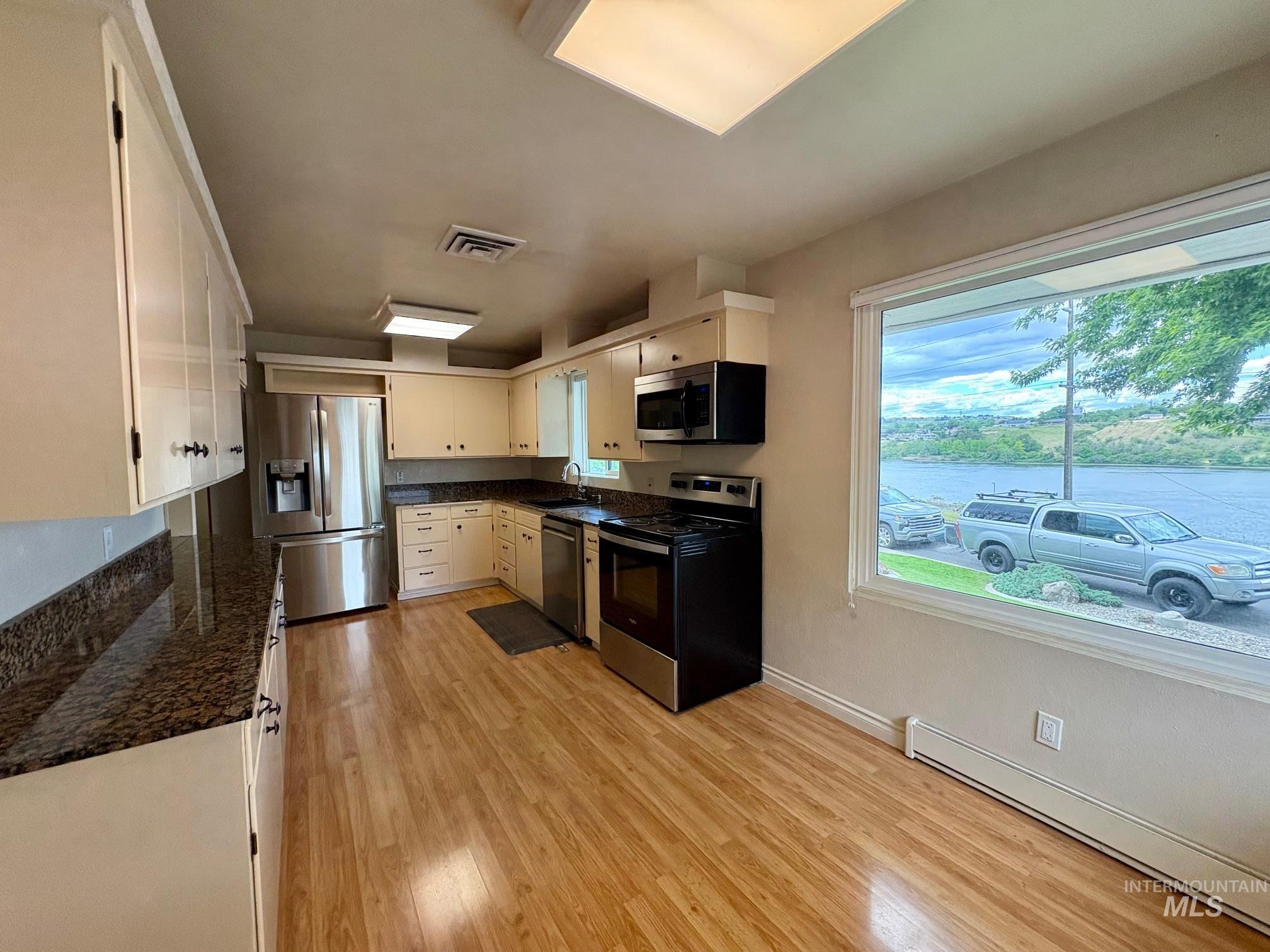 1615 Prospect Ave Property Photo 11