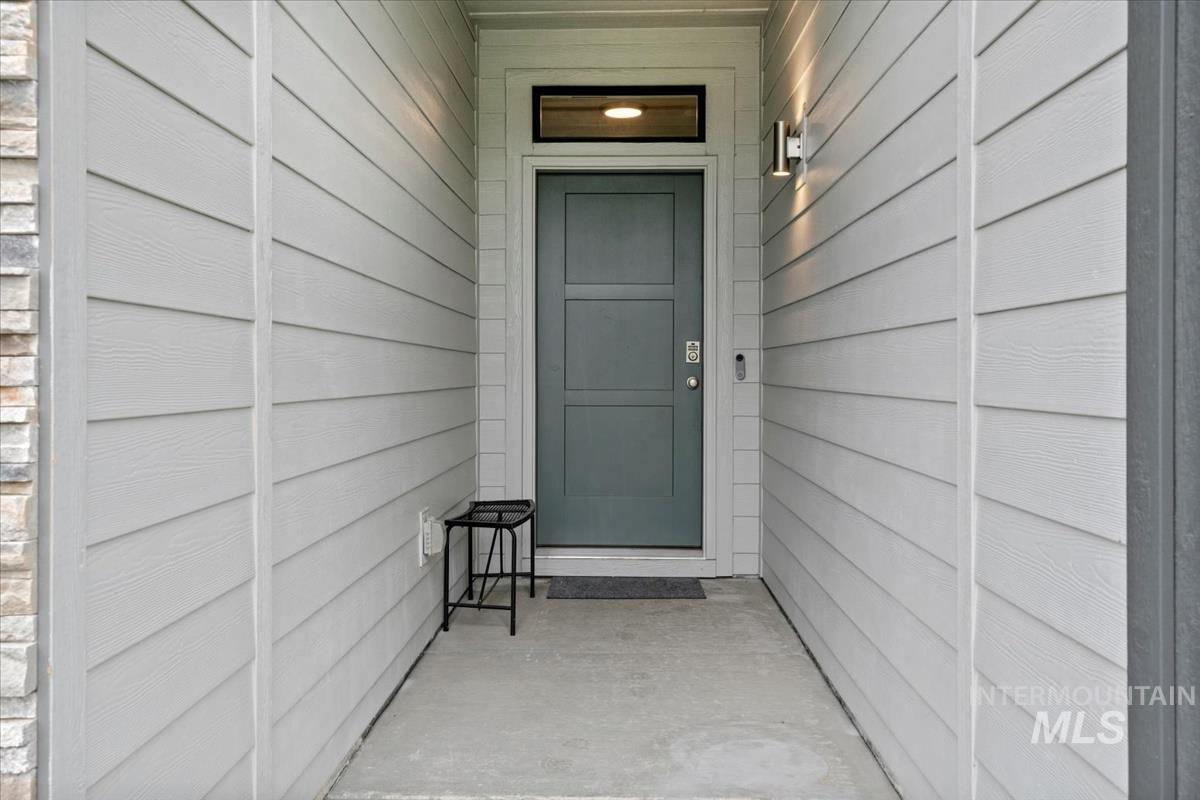 1820 E Celbridge St Property Photo 3