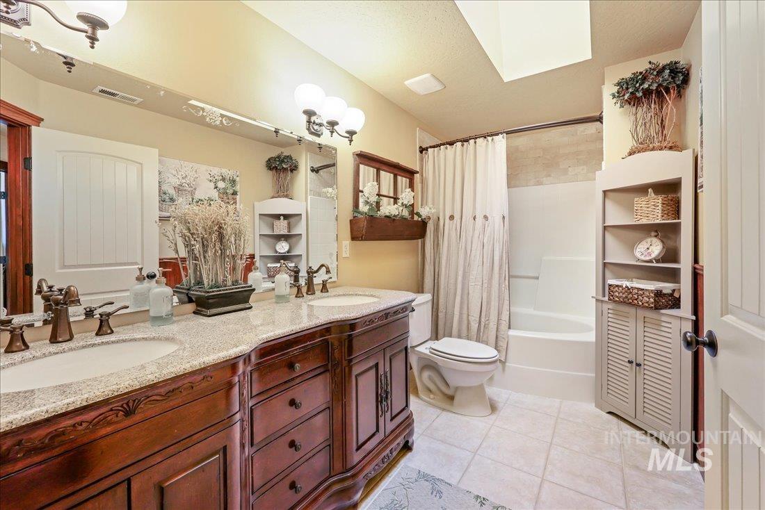 1404 Sandal Creek Property Photo 35