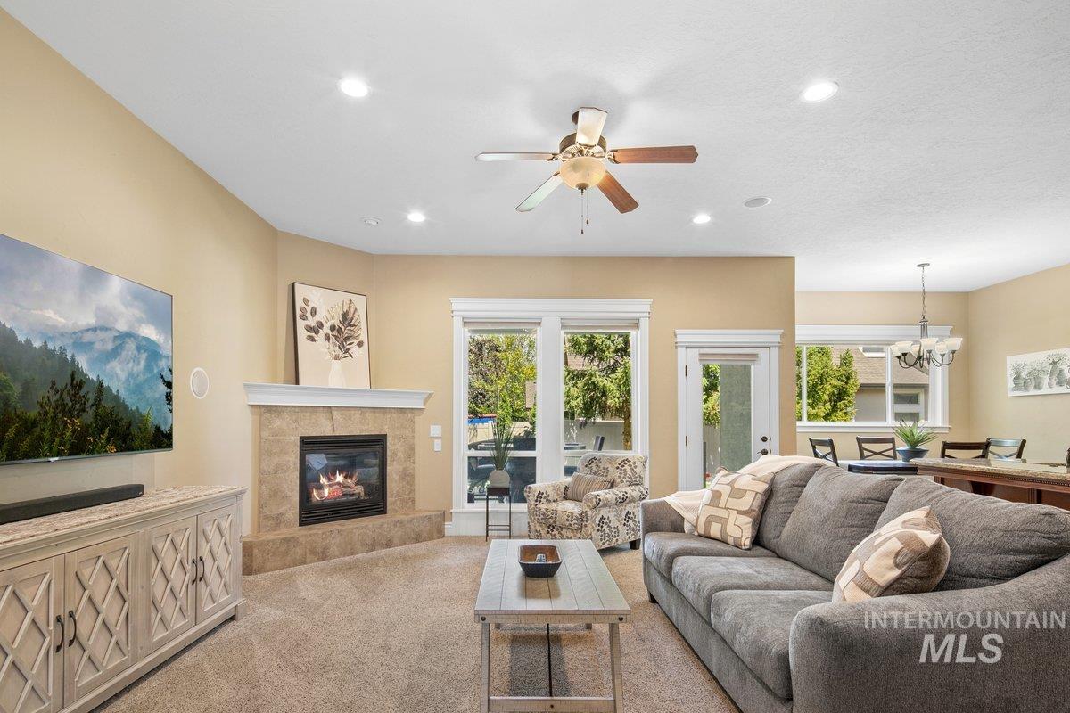 2652 E Fratello St Property Photo 4