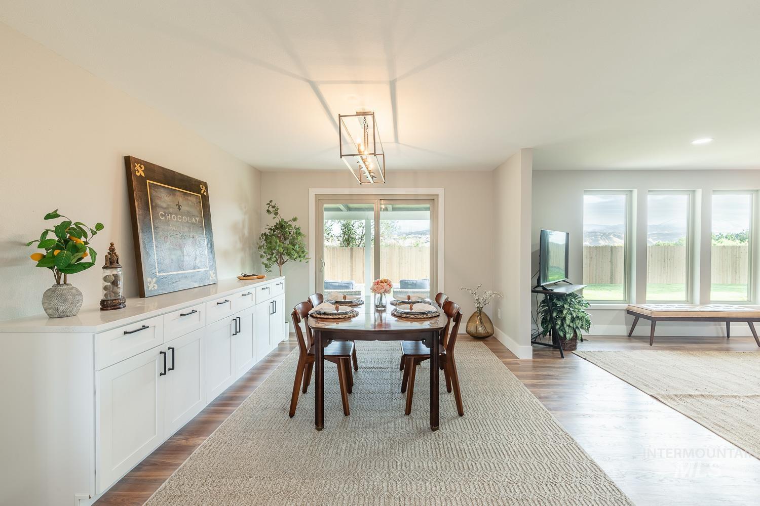 5696 N Kriscliffe Property Photo 6
