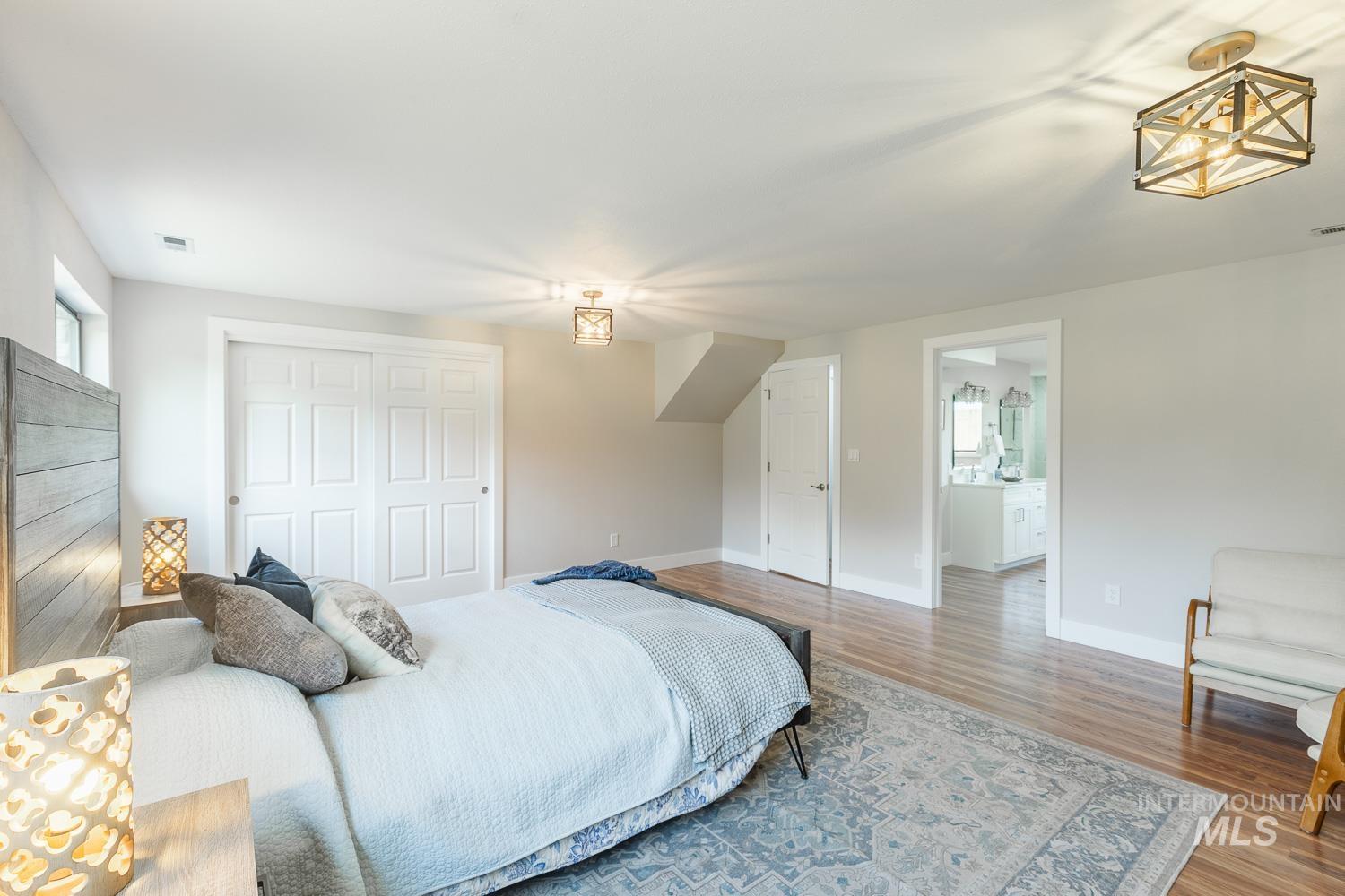 5696 N Kriscliffe Property Photo 13