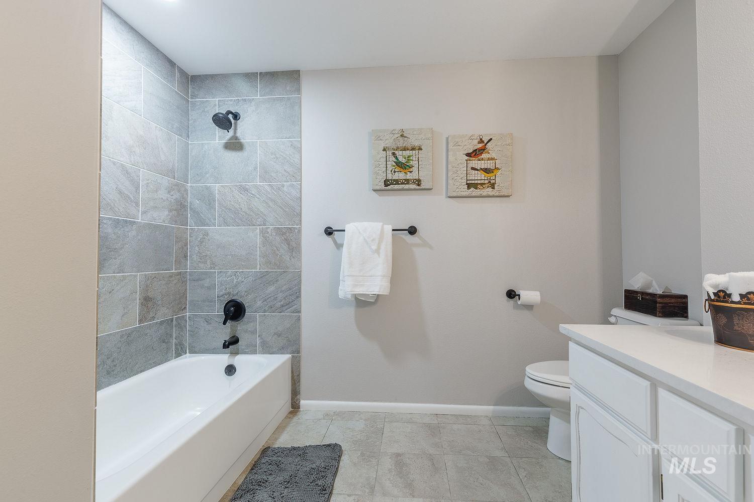 5696 N Kriscliffe Property Photo 28