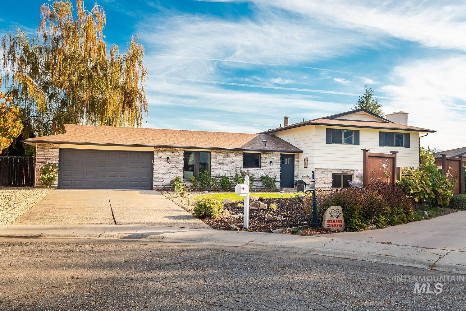 5696 N Kriscliffe Property Photo 34
