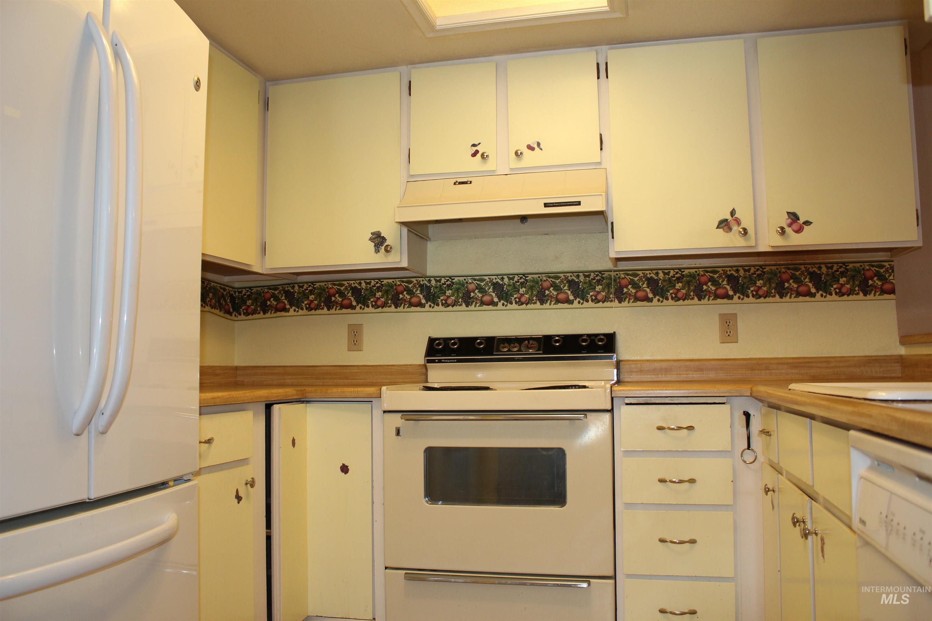 6244 Coach Royale Ln Property Photo 5