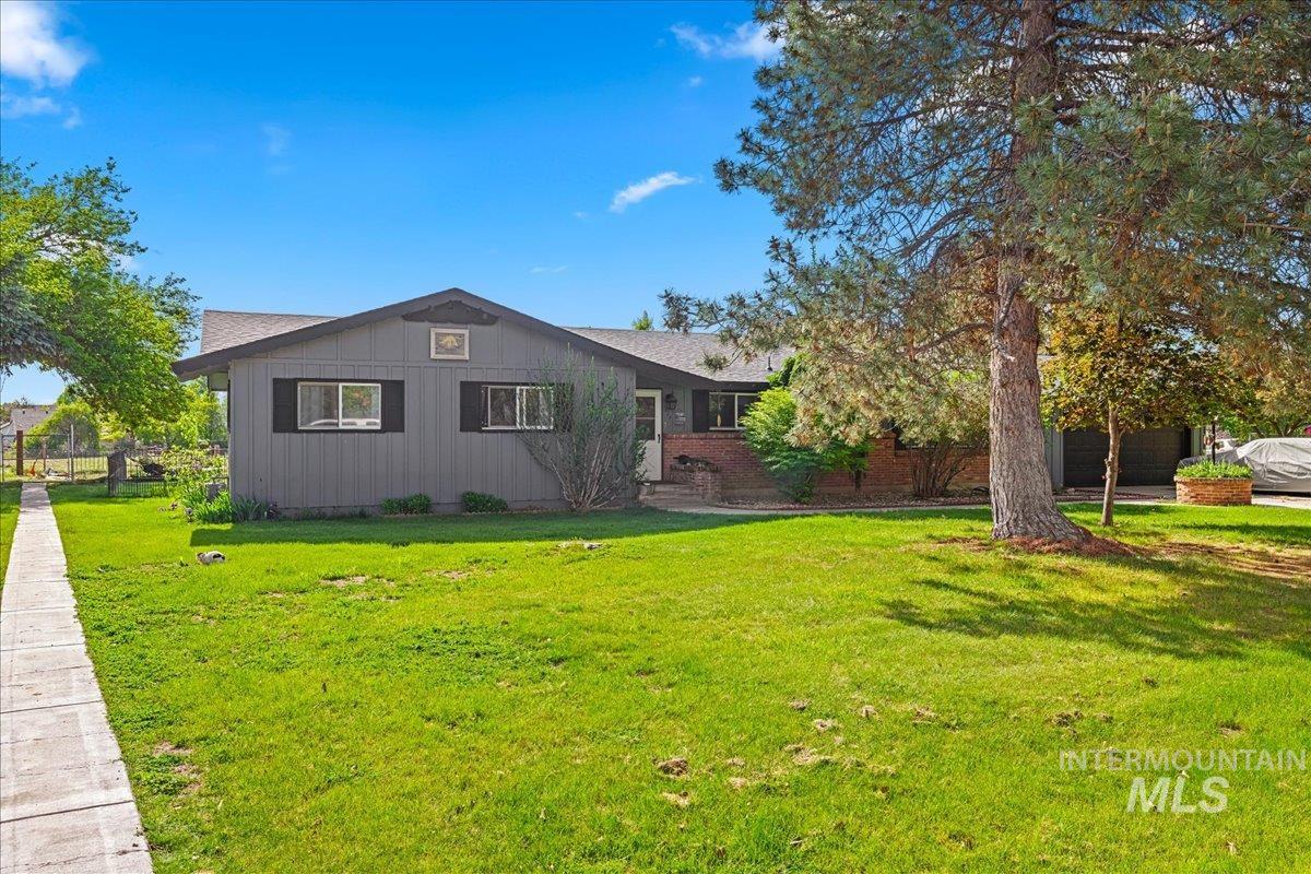 1824 Crestview Ave Property Photo 1