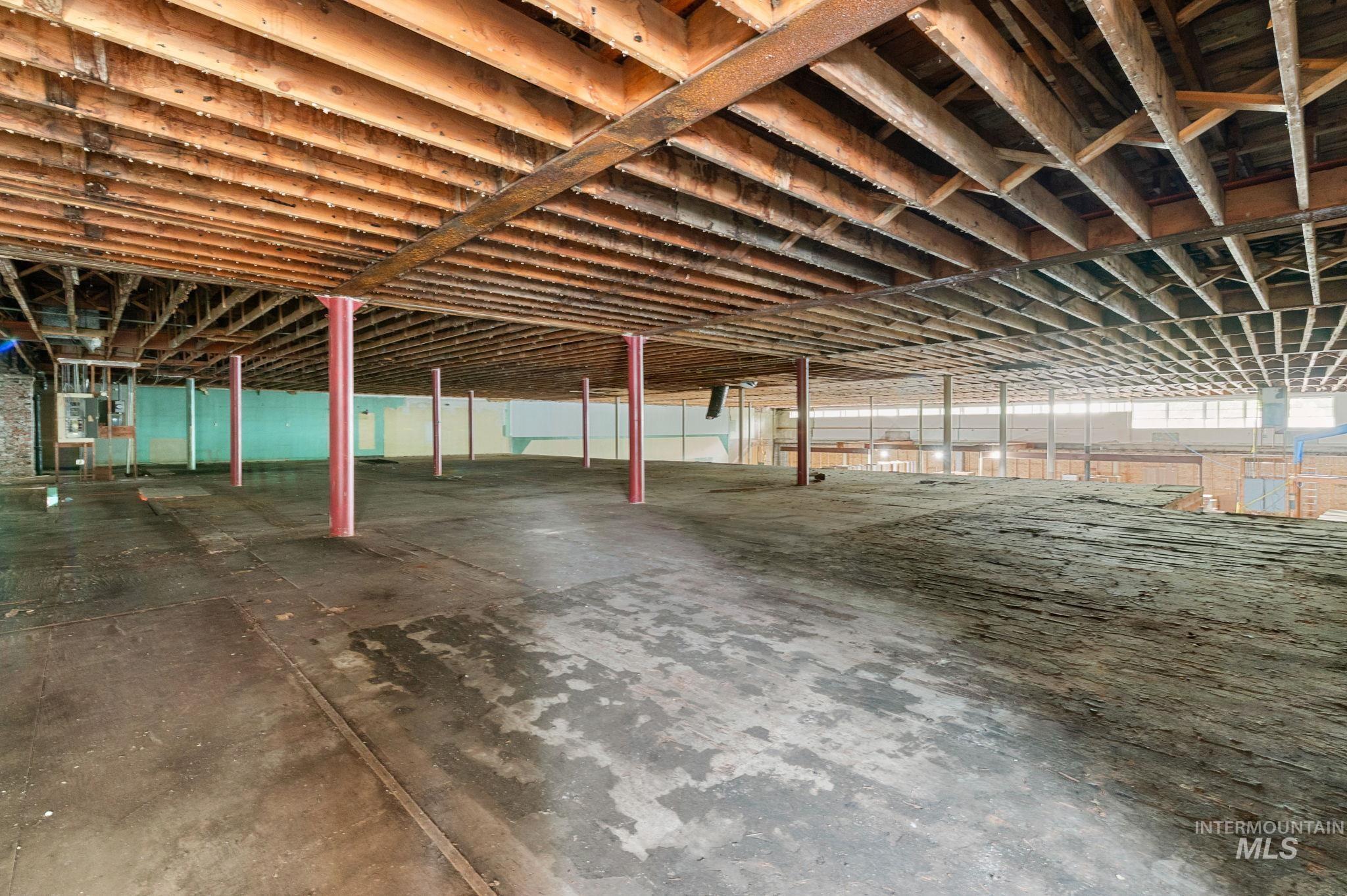 610 Main Street Property Photo 4
