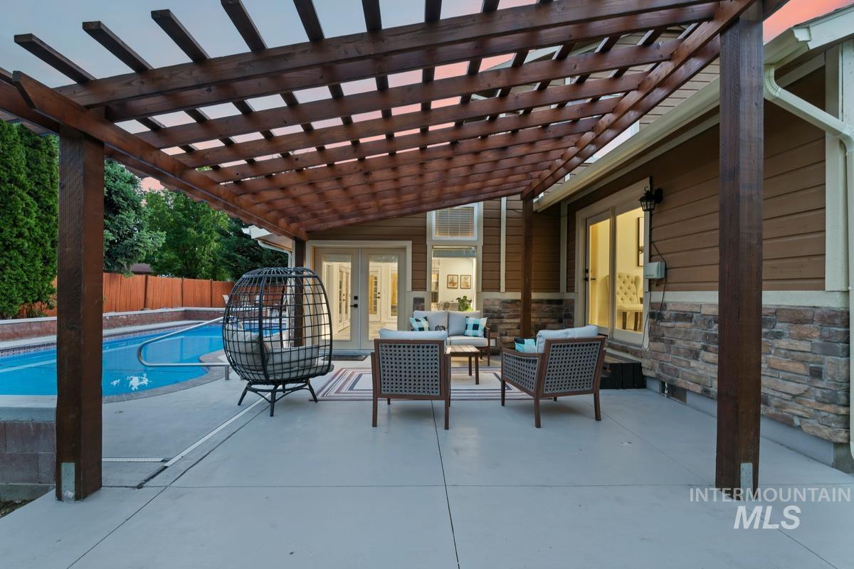 7913 W War Bonnet Drive Property Photo 38