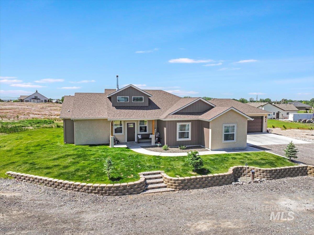 628 Pioneer Mountain Loop Property Photo 1