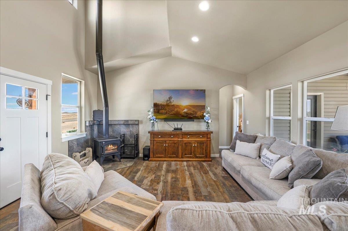 628 Pioneer Mountain Loop Property Photo 7