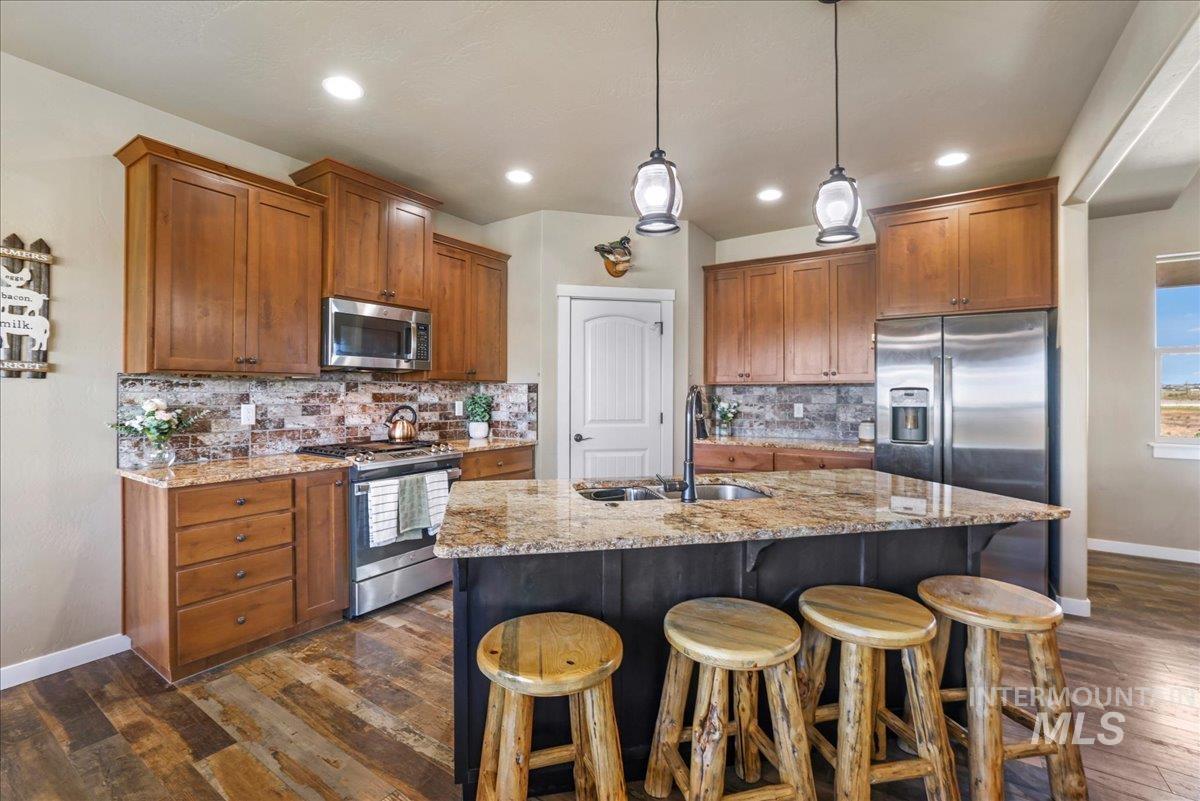 628 Pioneer Mountain Loop Property Photo 8