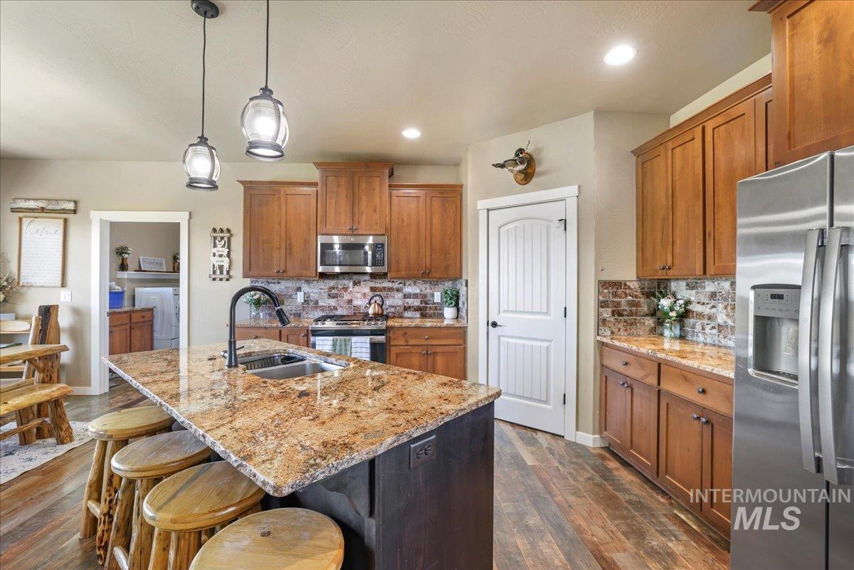 628 Pioneer Mountain Loop Property Photo 9