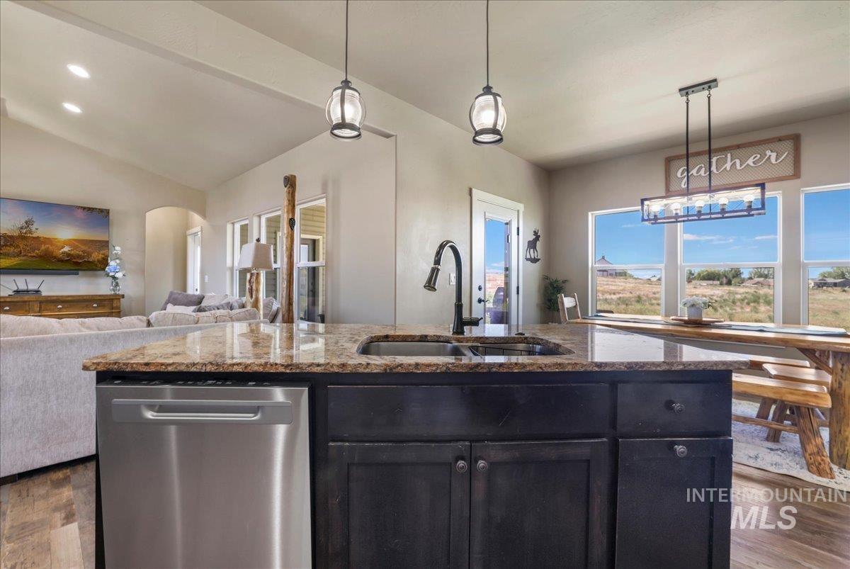 628 Pioneer Mountain Loop Property Photo 10