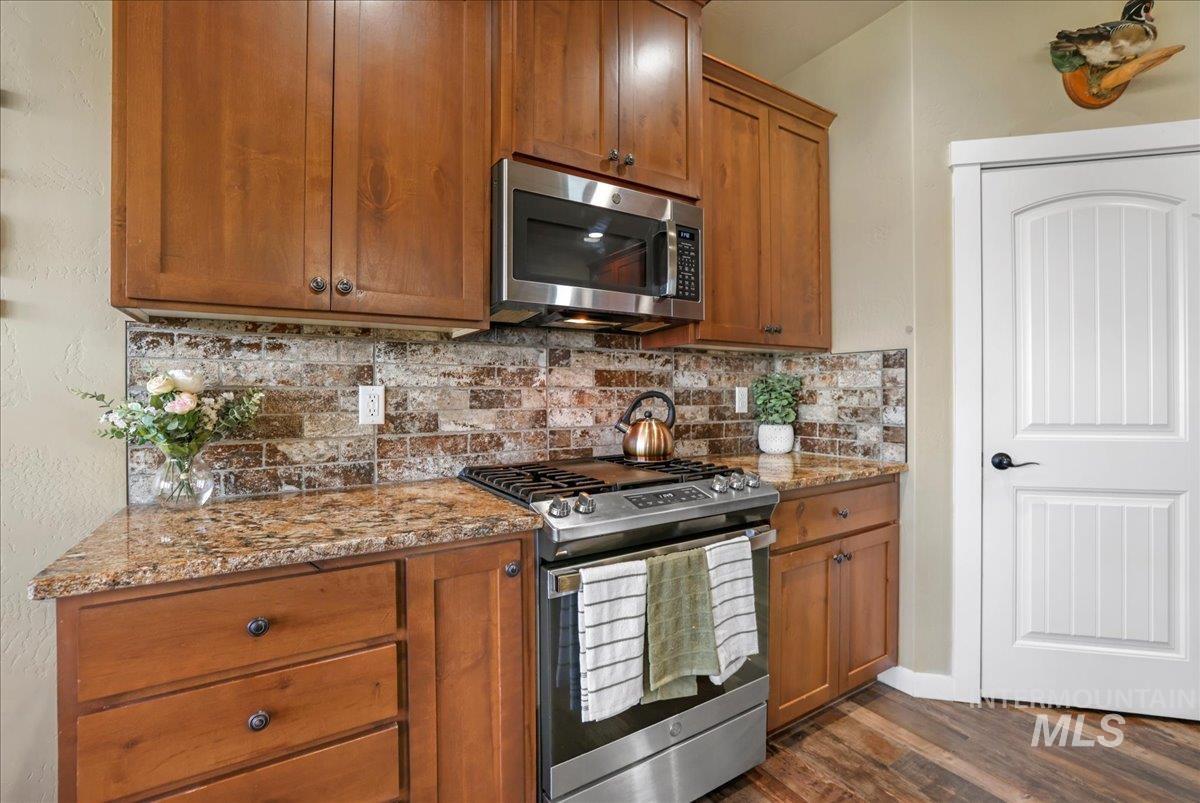 628 Pioneer Mountain Loop Property Photo 12