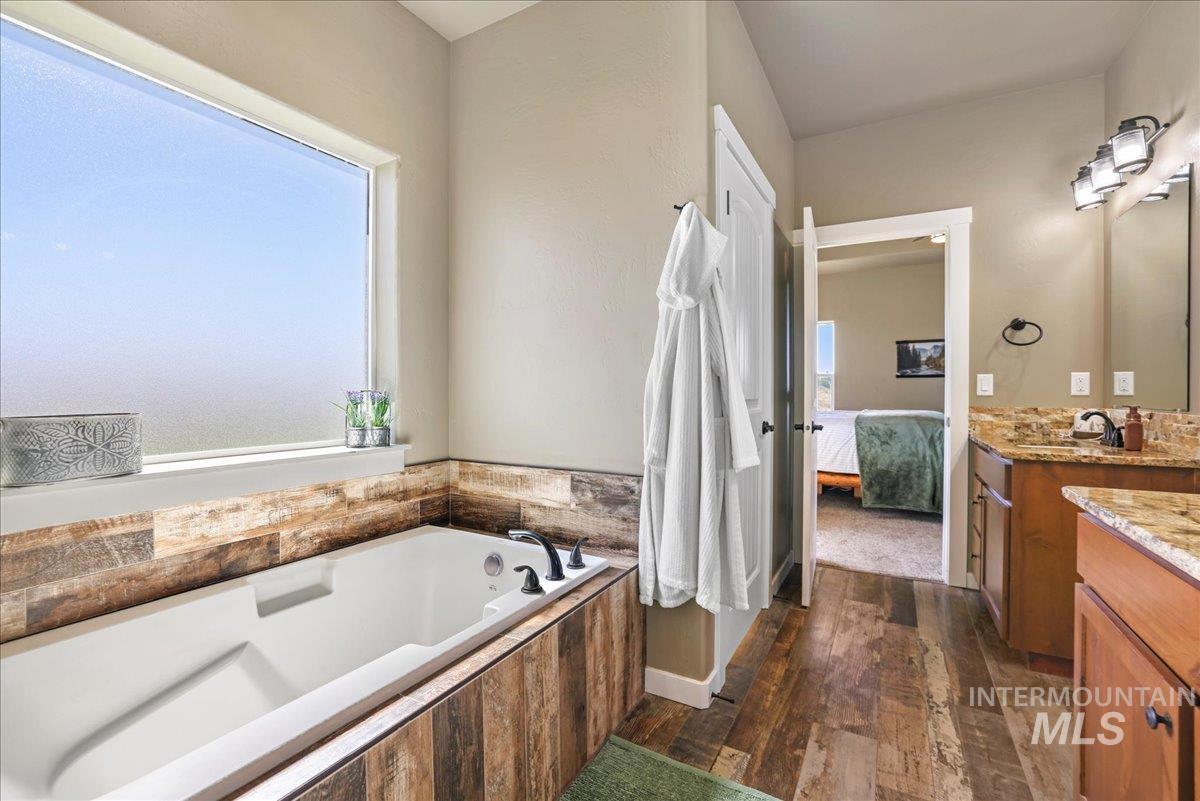 628 Pioneer Mountain Loop Property Photo 18