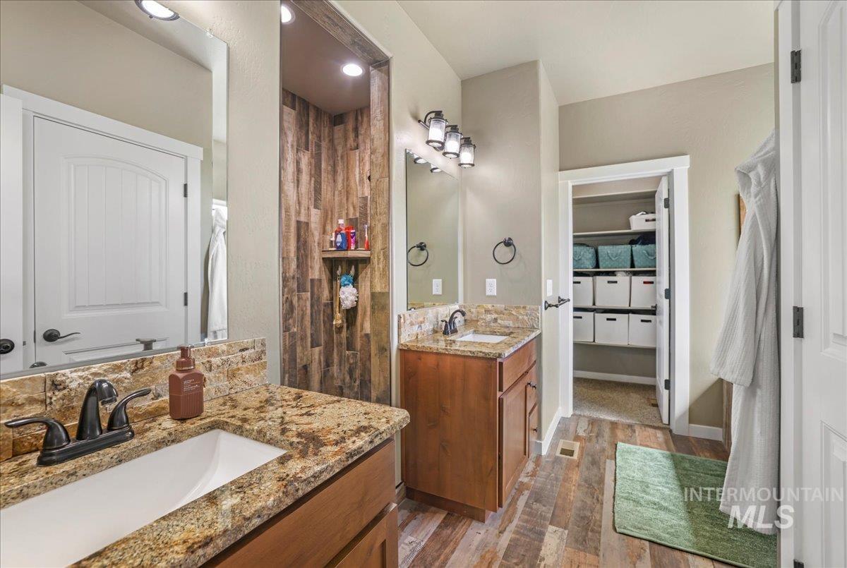 628 Pioneer Mountain Loop Property Photo 19