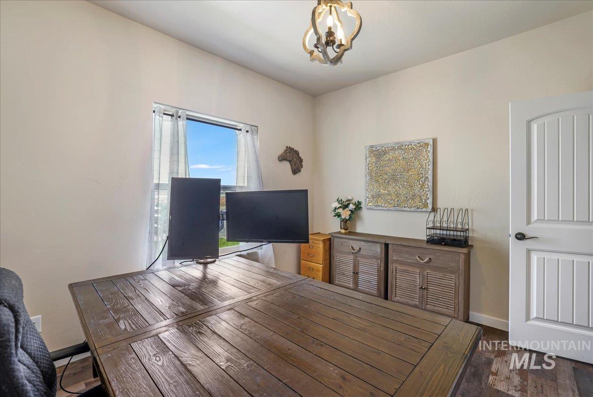 628 Pioneer Mountain Loop Property Photo 30
