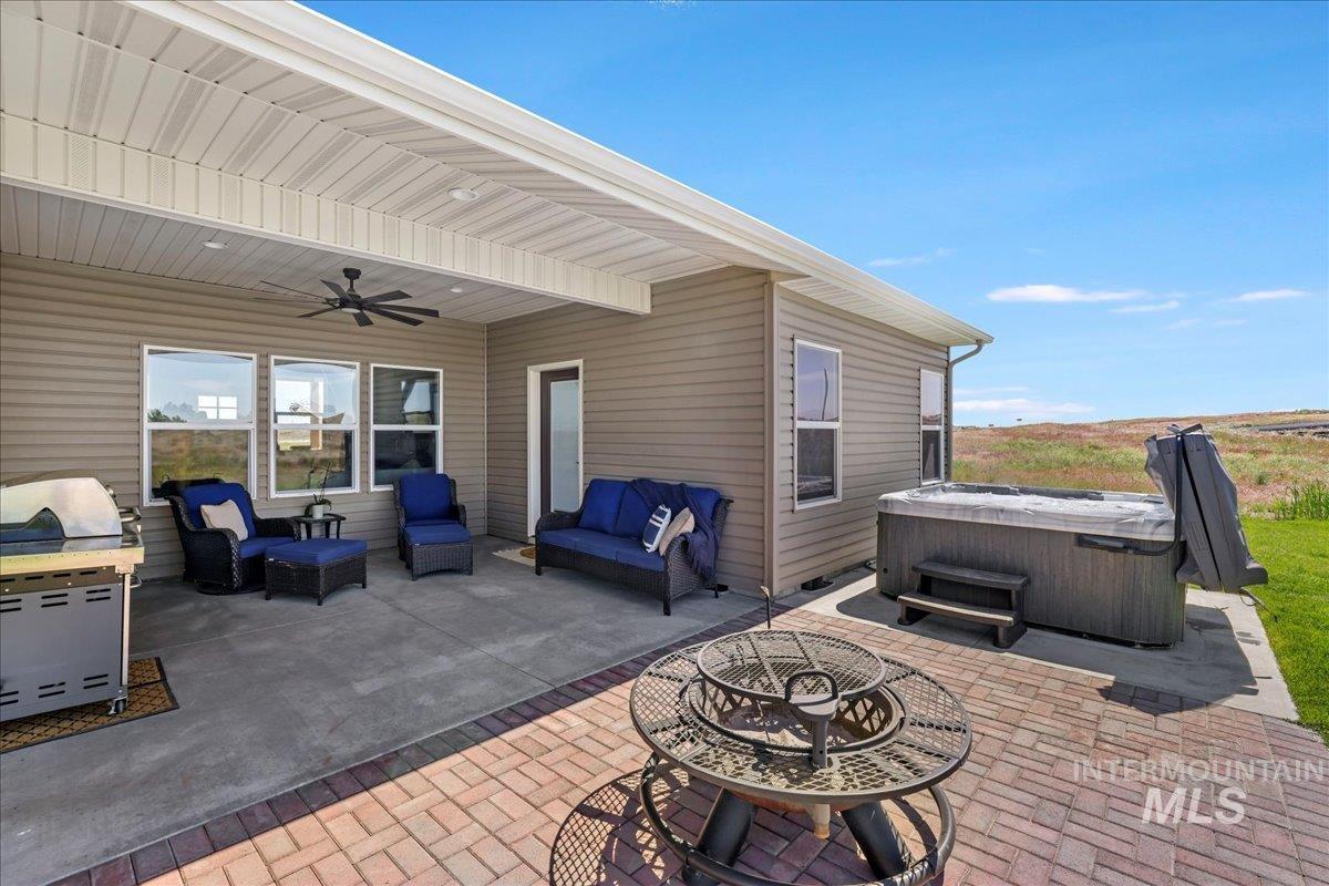 628 Pioneer Mountain Loop Property Photo 40
