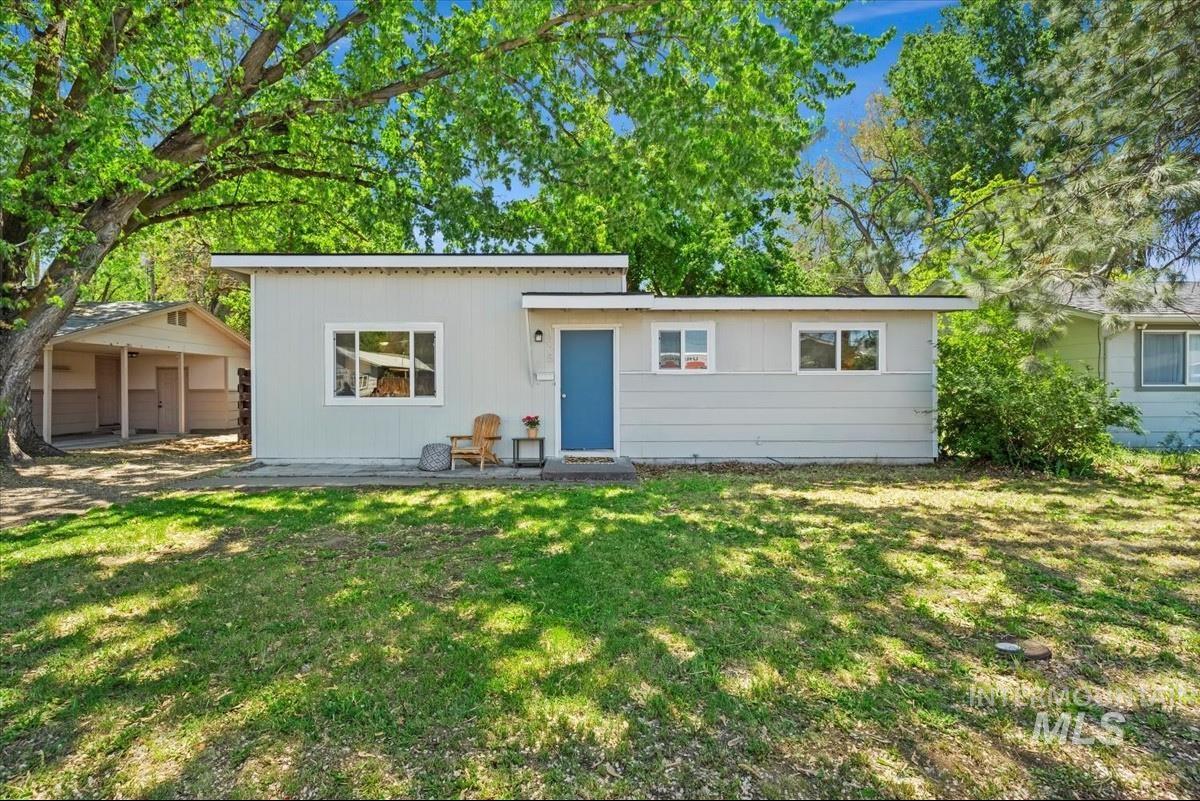 1325 E 5th N Property Photo 2