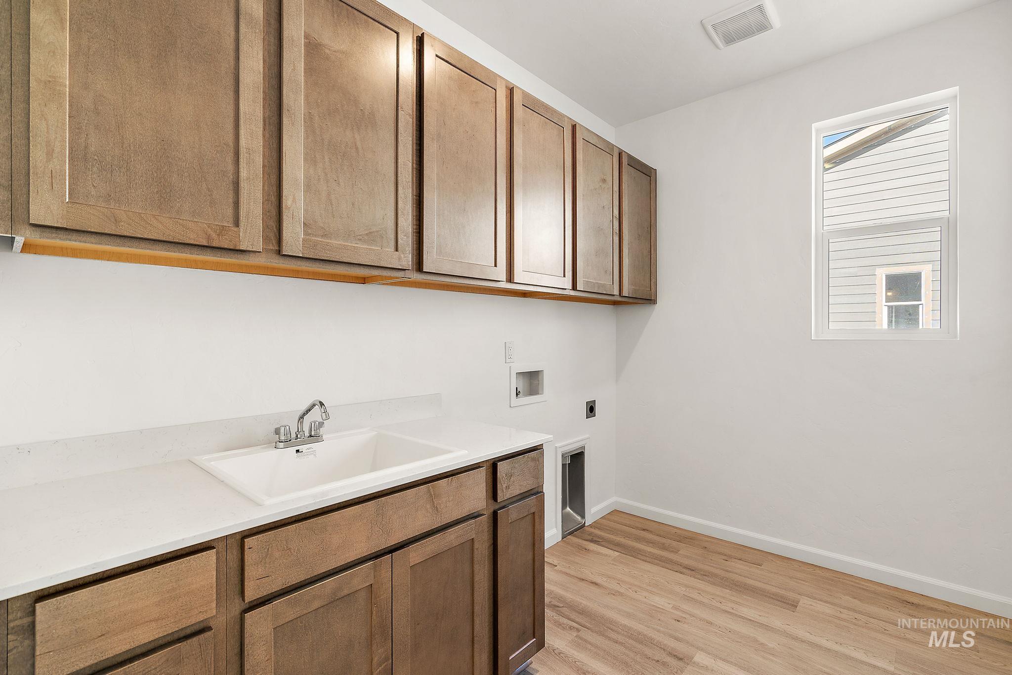 1202 Stirling Meadows Ct Property Photo 11