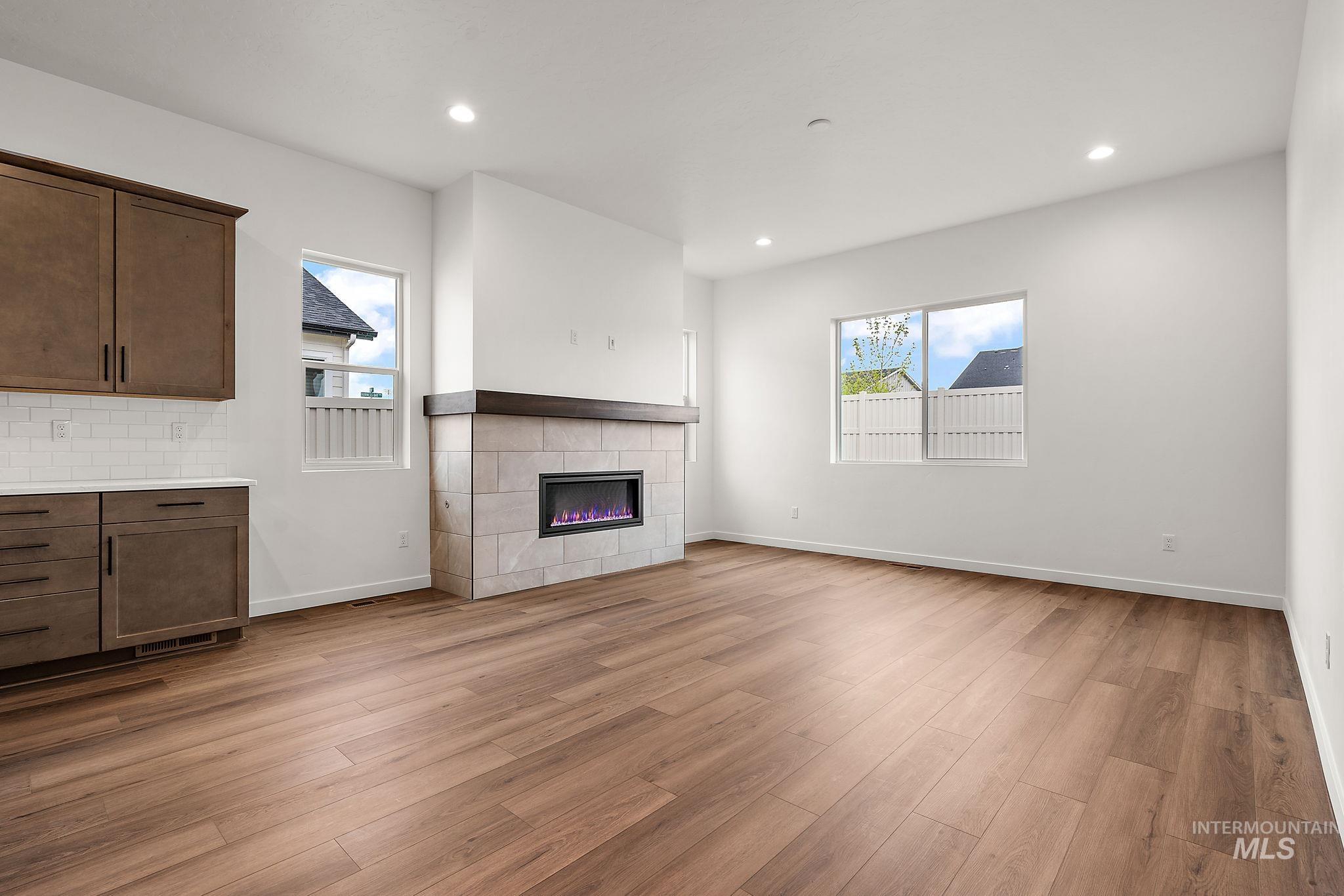 1443 White Cliffs St Property Photo 21