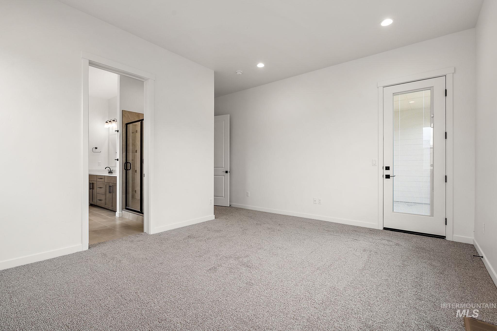 1443 White Cliffs St Property Photo 28