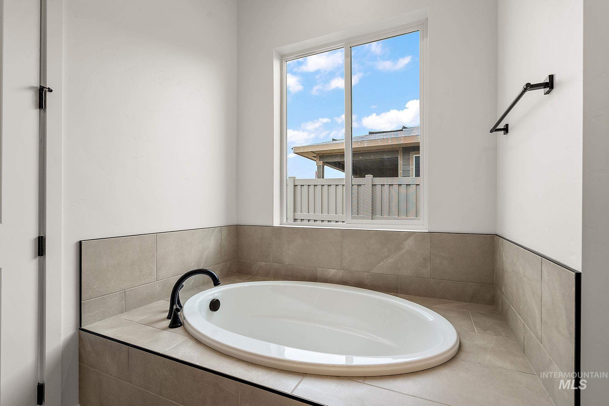 1443 White Cliffs St Property Photo 30